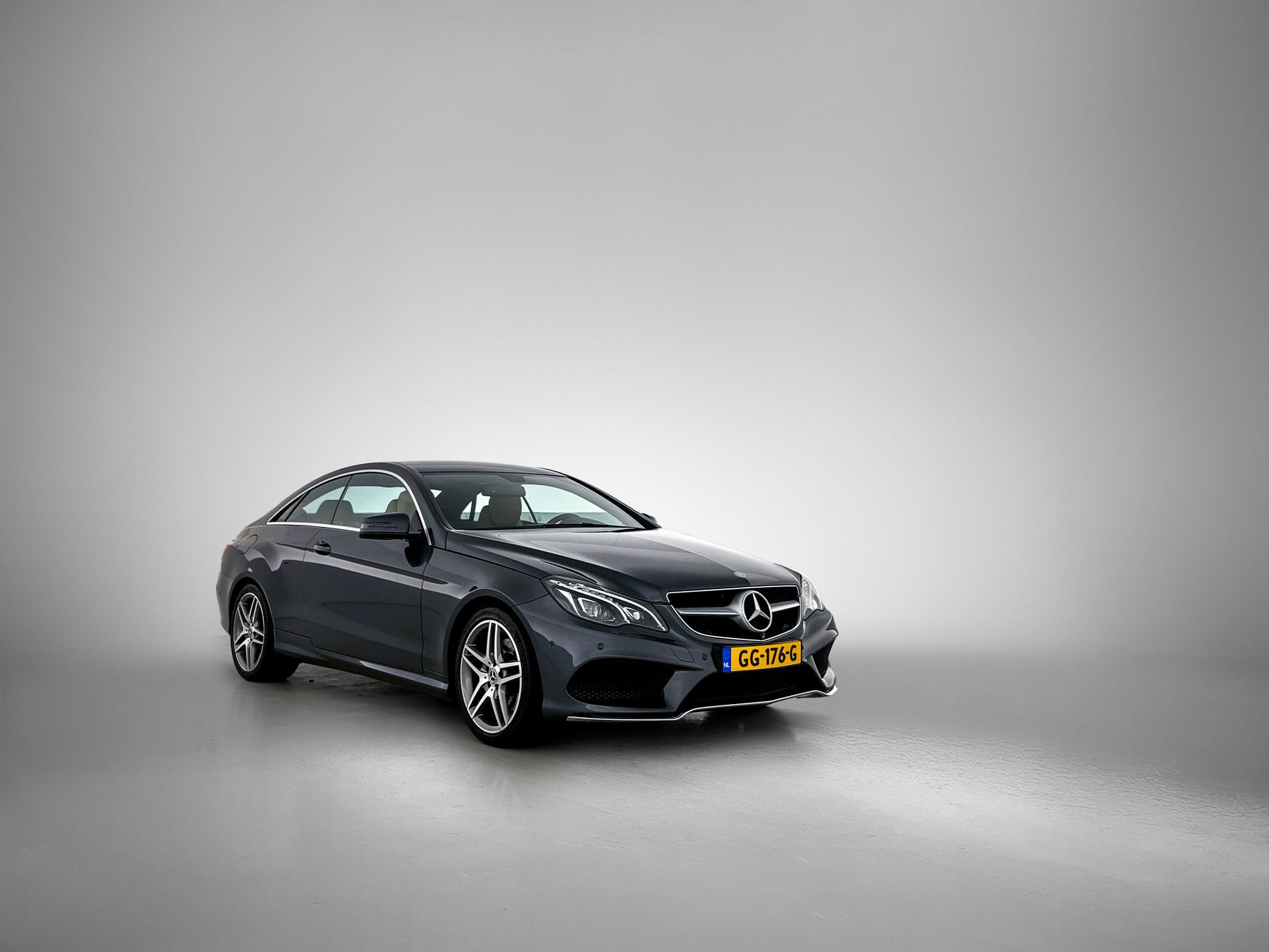 Foto van Mercedes-Benz E 200