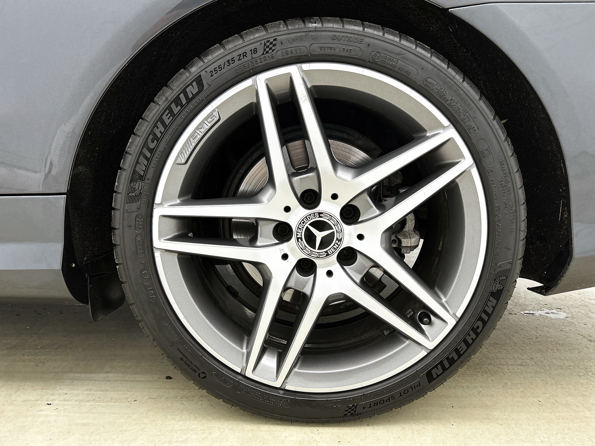 Foto van Mercedes-Benz E 200
