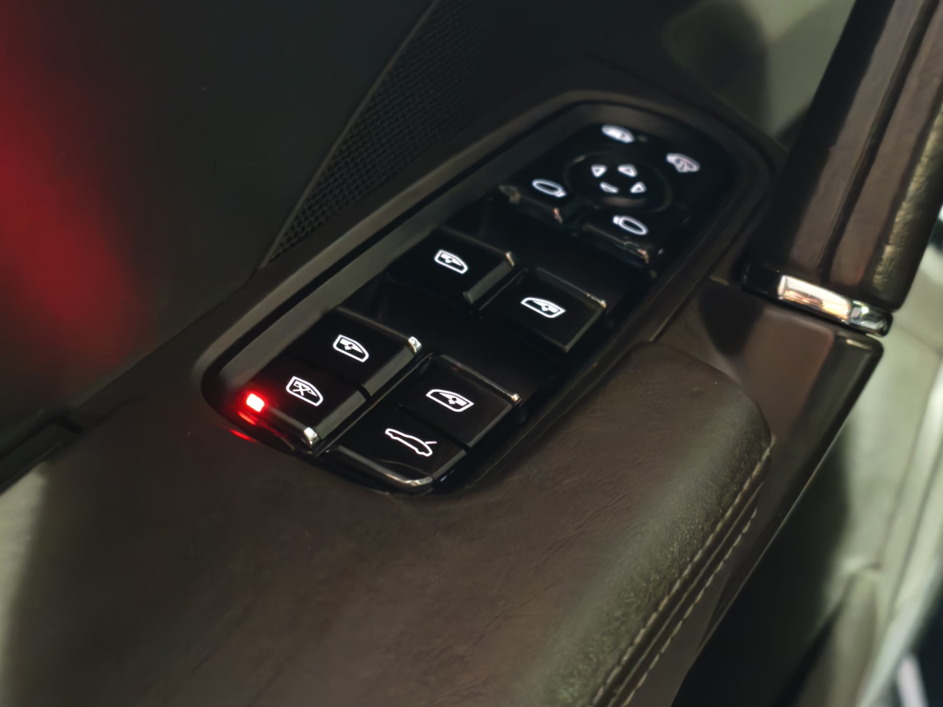 Foto van Porsche Cayenne S E-hybrid