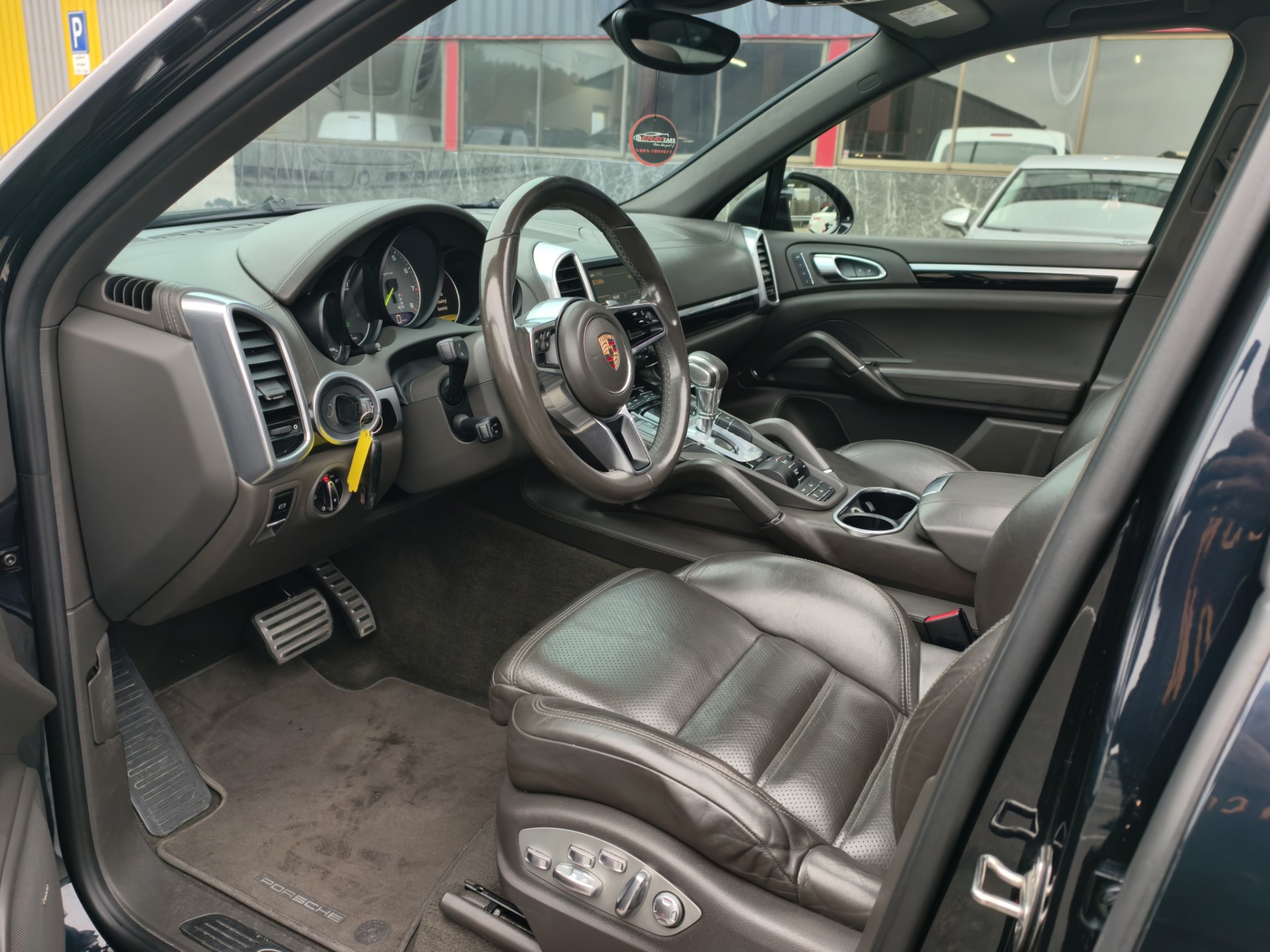 Foto van Porsche Cayenne S E-hybrid