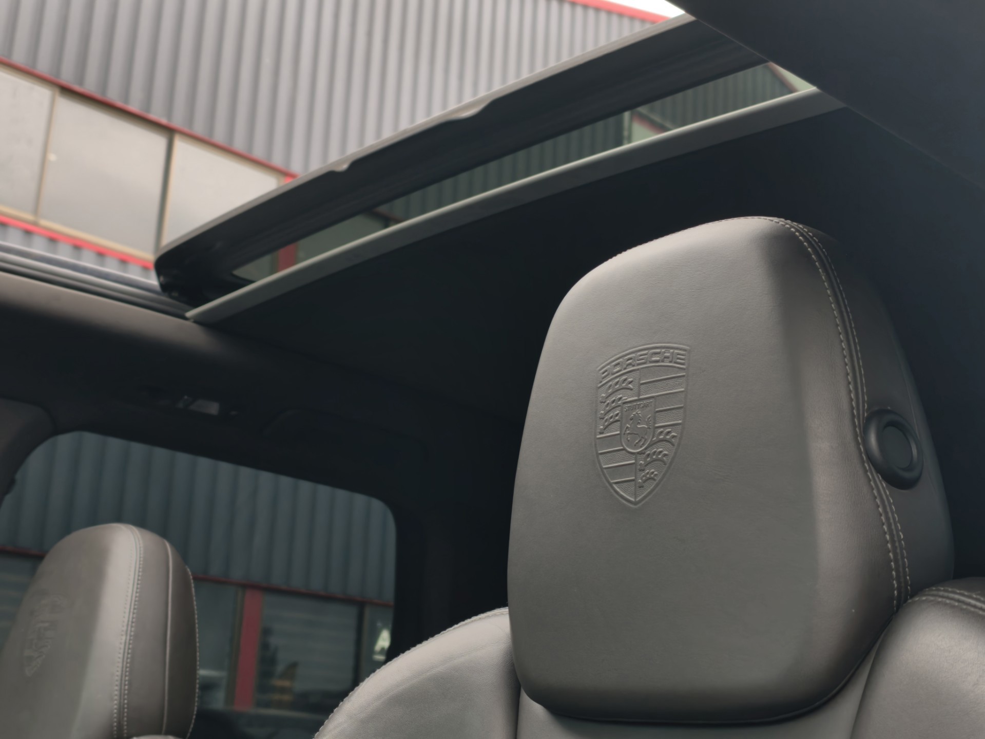 Foto van Porsche Cayenne S E-hybrid