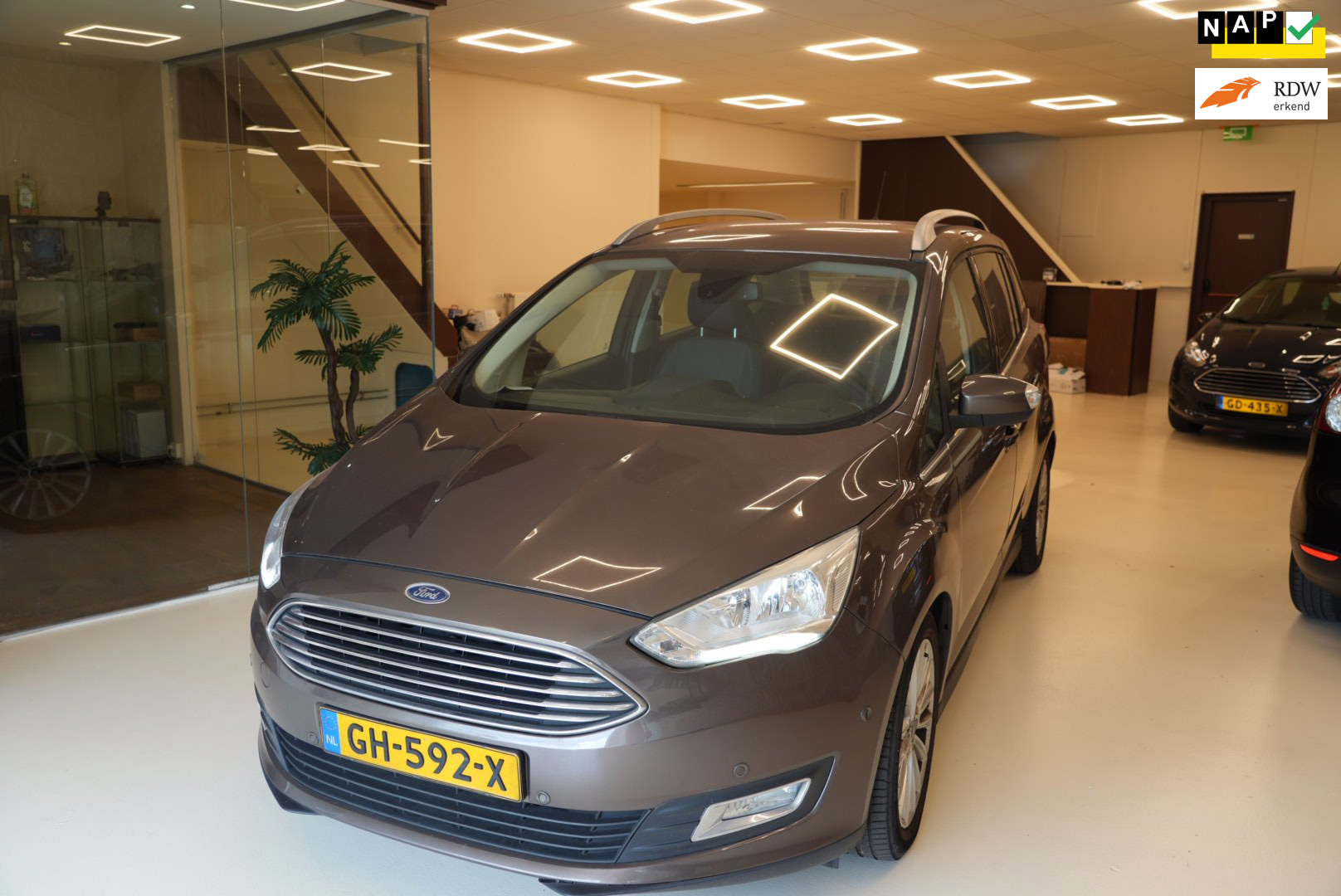 Ford Grand C-max 1.0 Titanium 2015 - voorkant