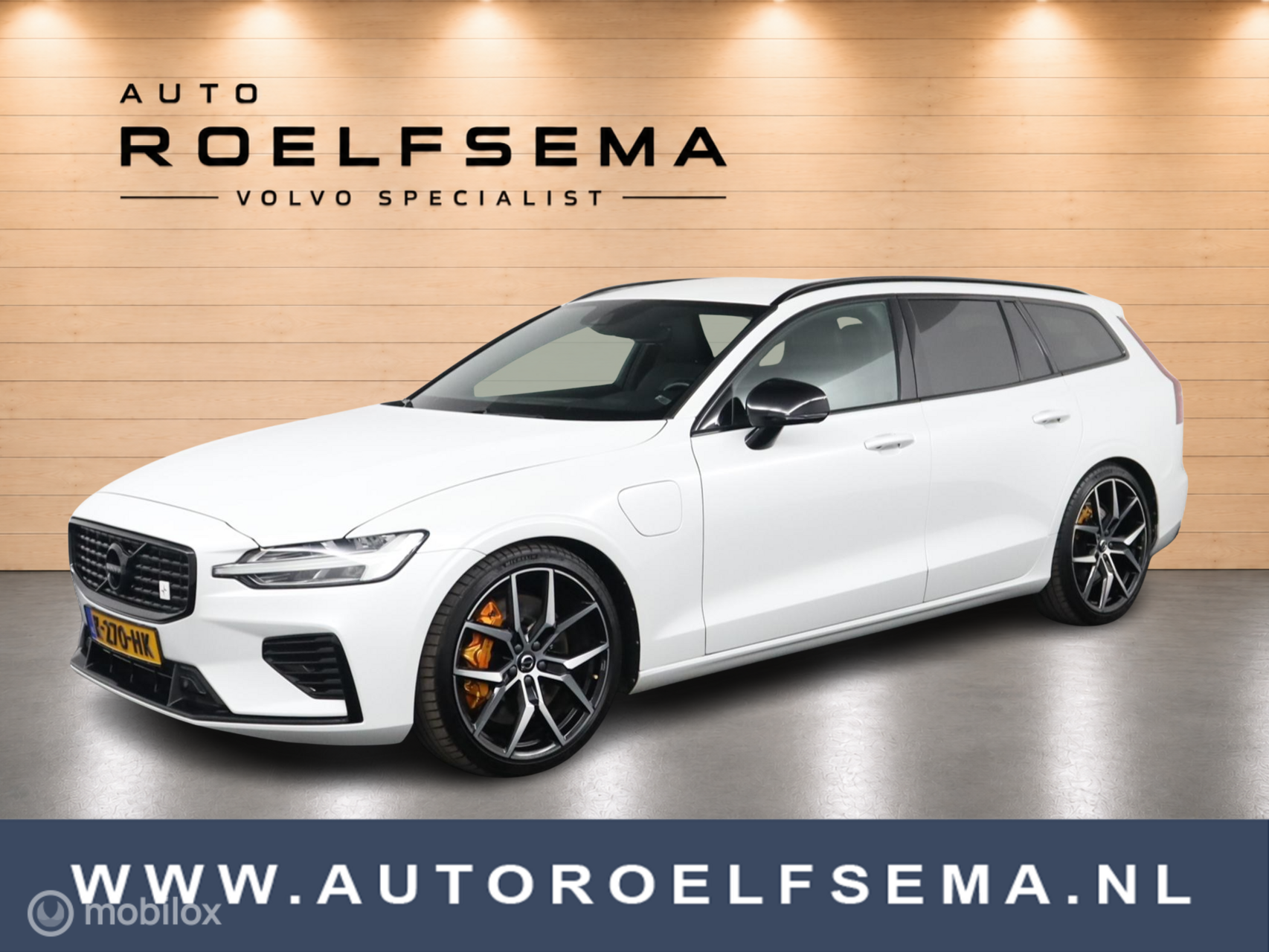 Volvo V60 T8 Twin Engine 2.0 T8 Twin Engine AWD Polestar Engineered | 20" Velgen | Adaptive Cruise | Pilot Assist | Camera | Harman Kardon | Stoel & Stuurwielverwarming 2020 - voorkant