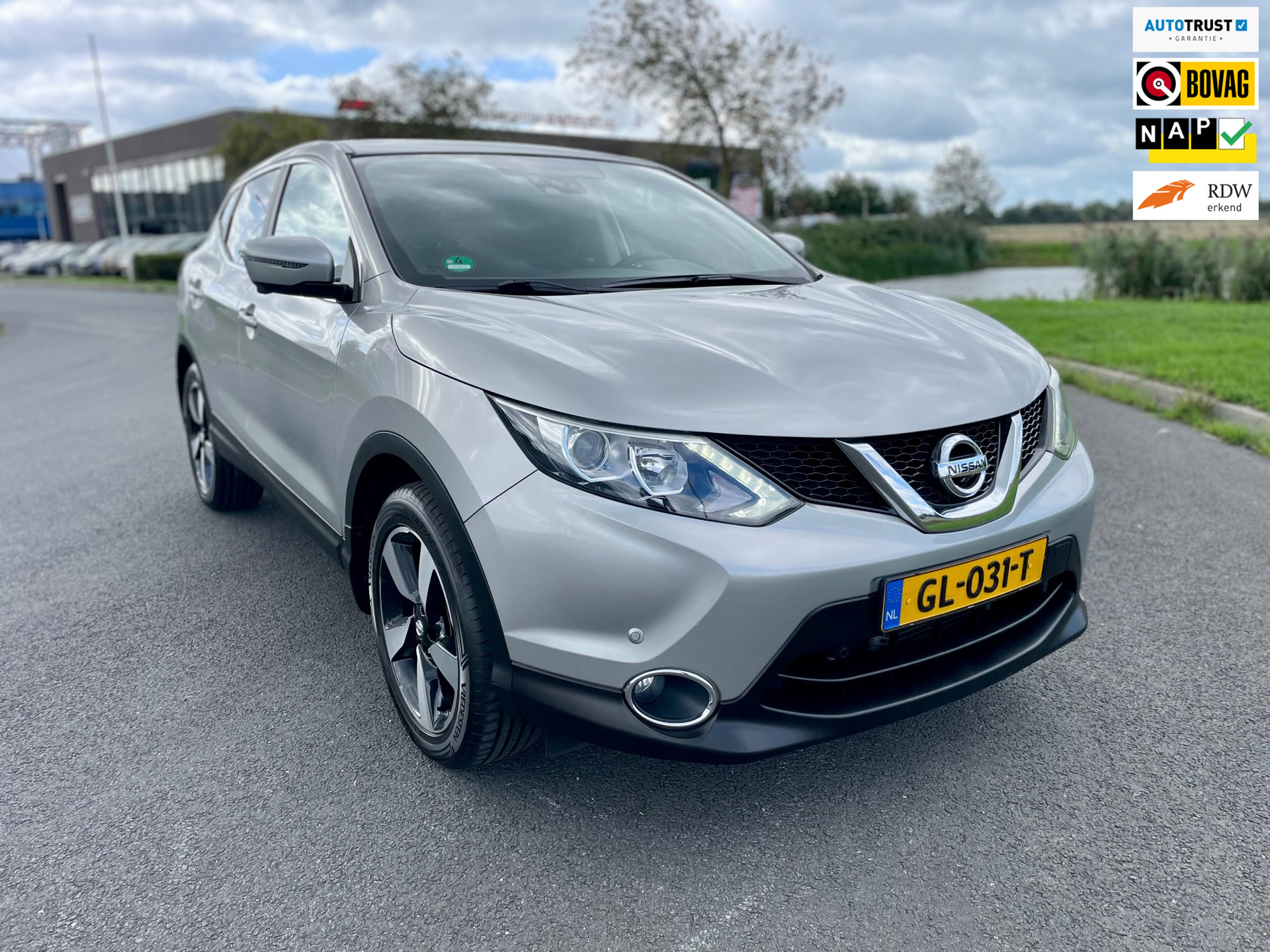 Nissan Nissan Qashqai 1.2 Connect Edition, Aut, Trekhaak, Cam, Navi, Cruise/Climate control, 1e eig afk, Geen import, Nap, Volledig oh! 2015 - voorkant