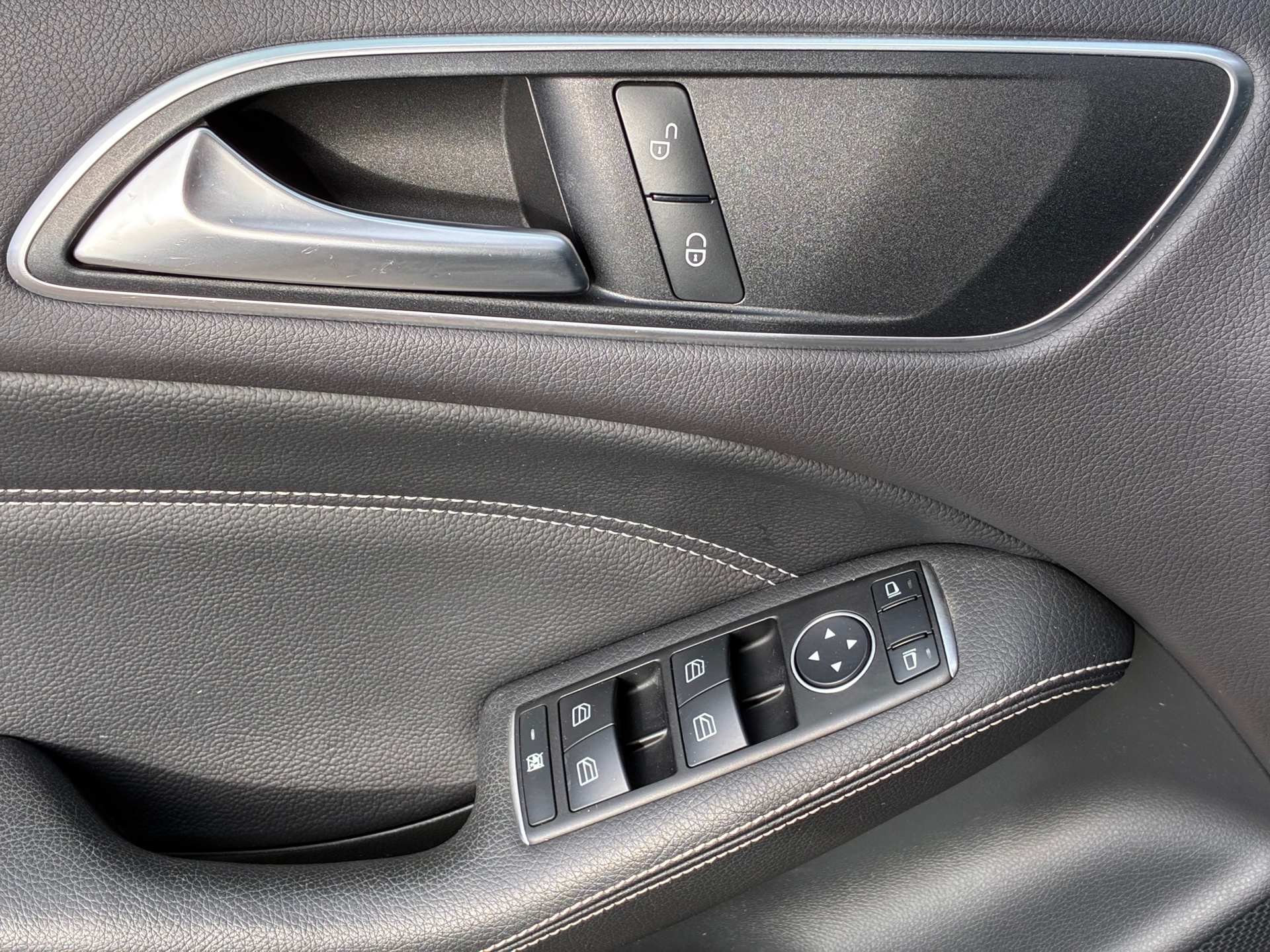 Foto van Mercedes-Benz B 200