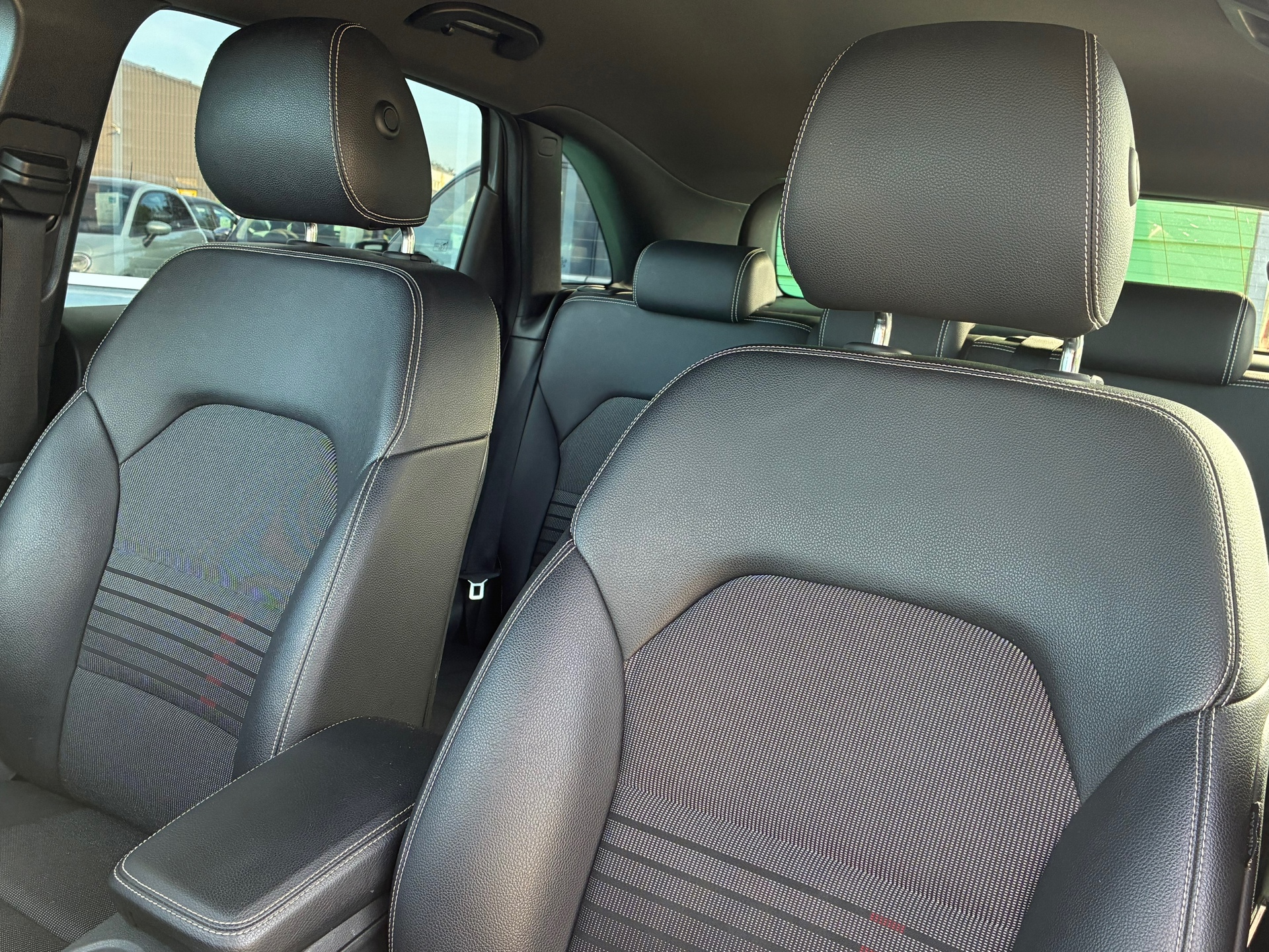 Foto van Mercedes-Benz B 200