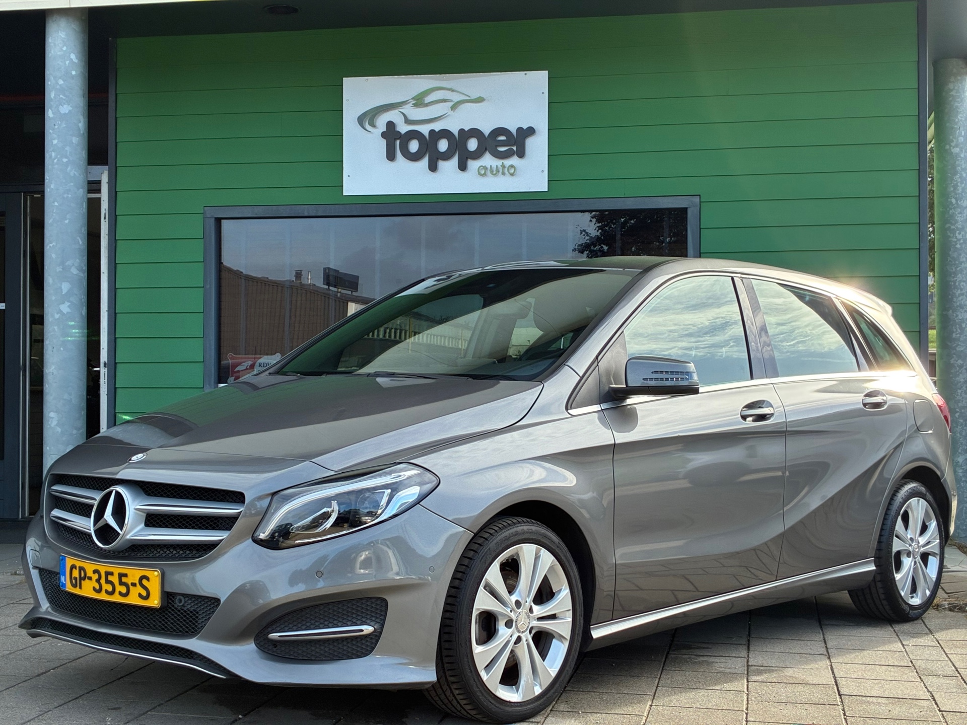 Foto van Mercedes-Benz B 200