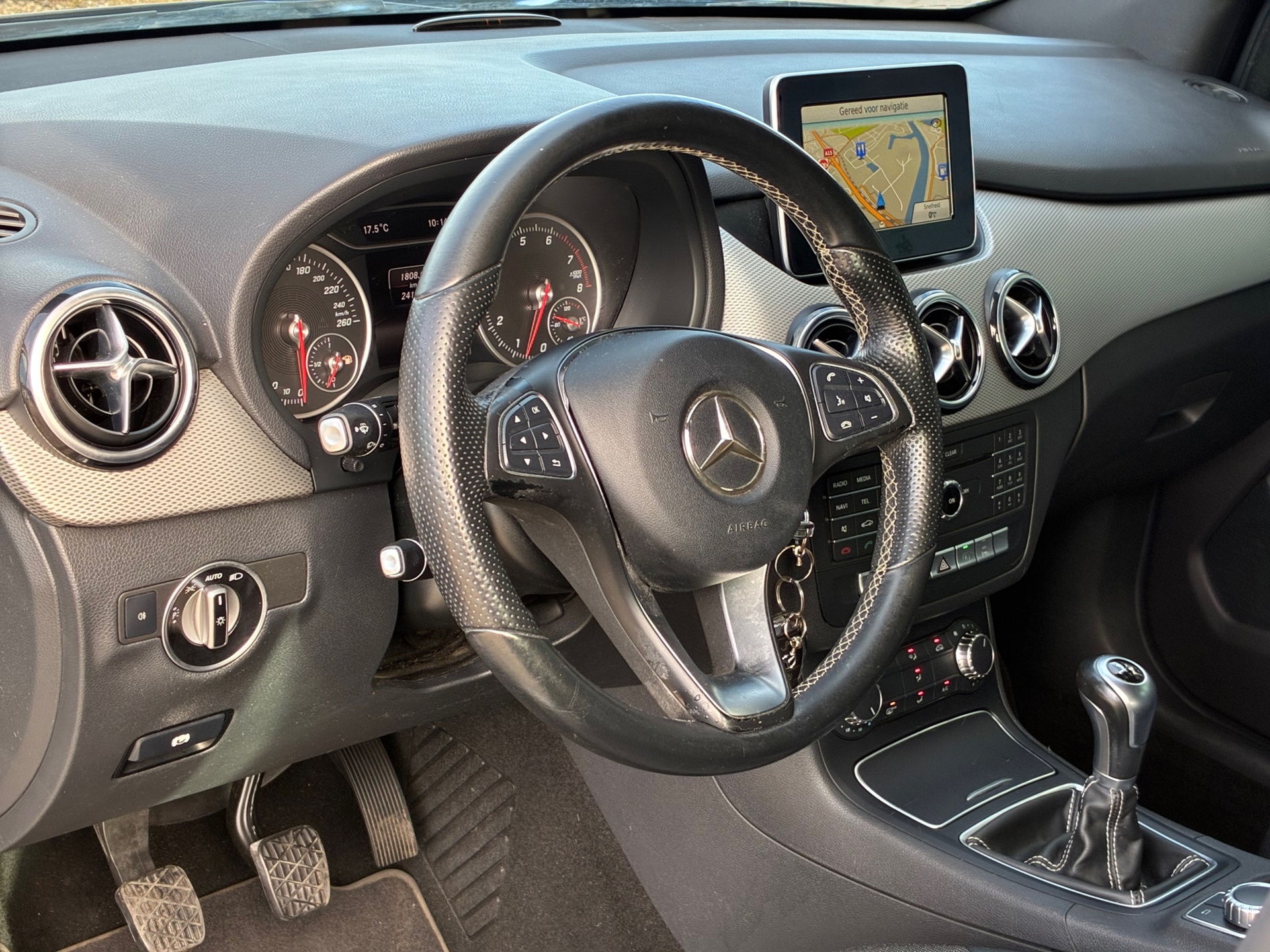 Foto van Mercedes-Benz B 200