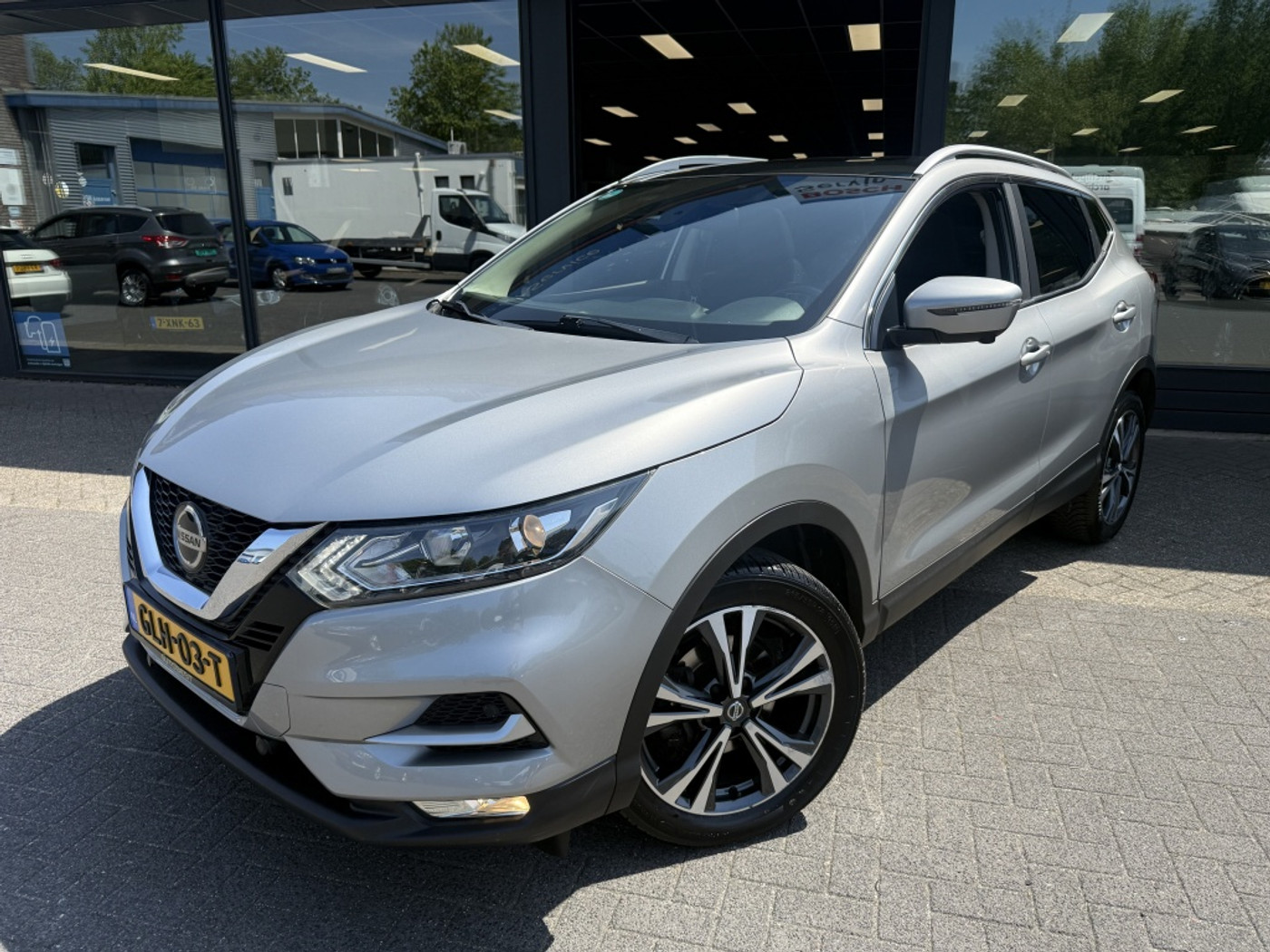 Nissan Nissan Qashqai 1.2 N-Connecta 2018 - voorkant