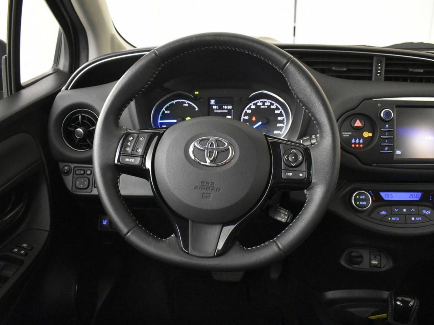 Foto van Toyota Toyota Yaris Hybrid