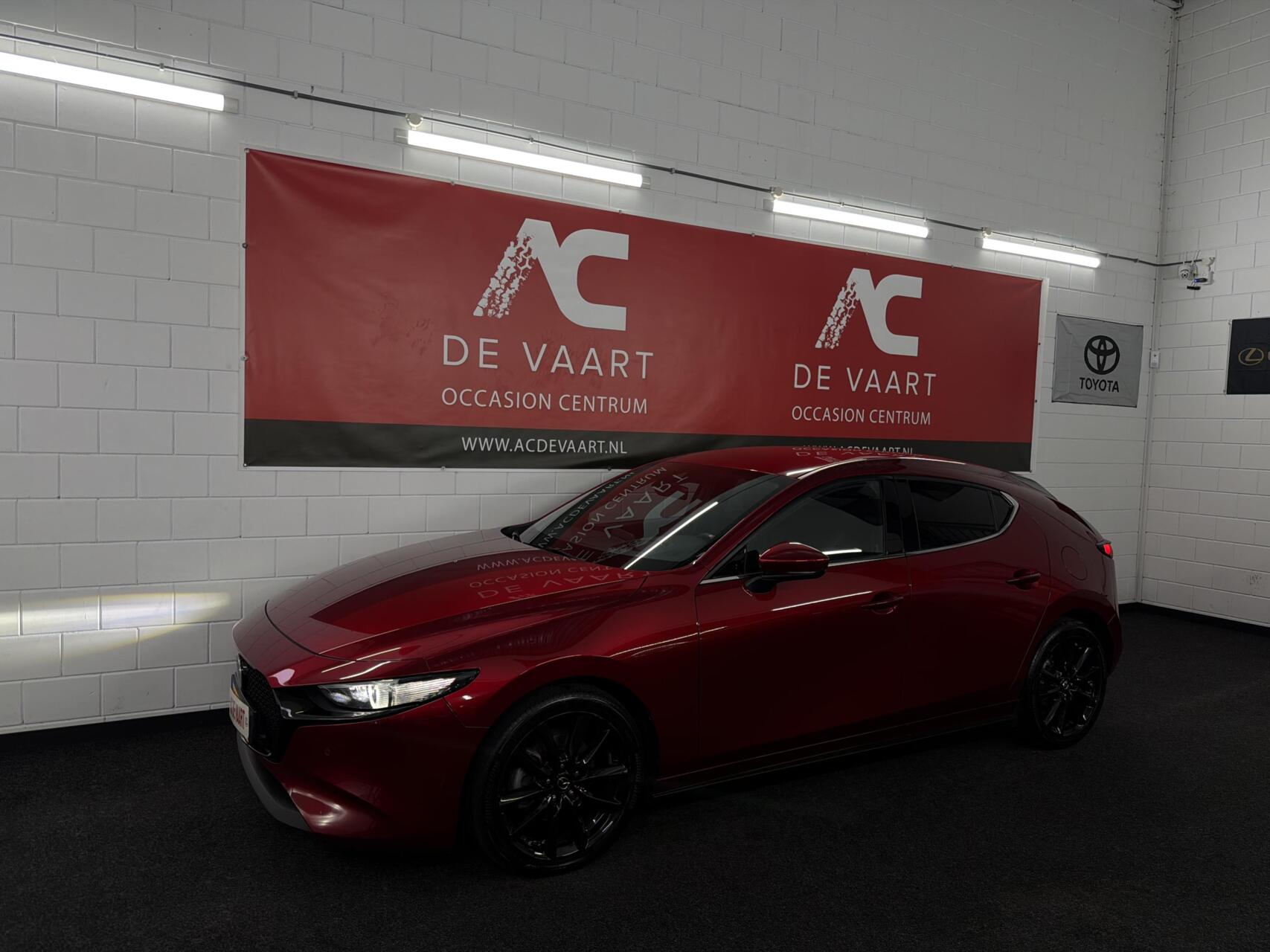 Mazda 3 2.0 e-SkyActiv-X M Hybrid 180 Luxury 2020 - voorkant