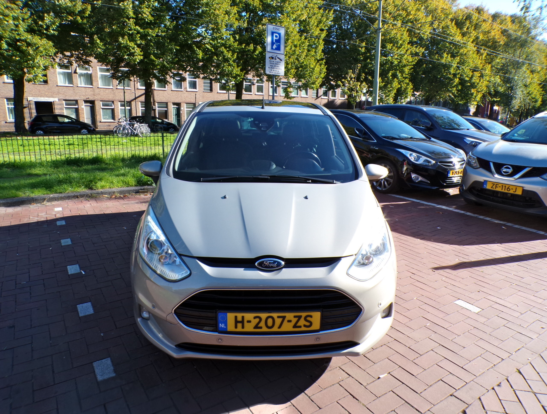 Foto van Ford B-max