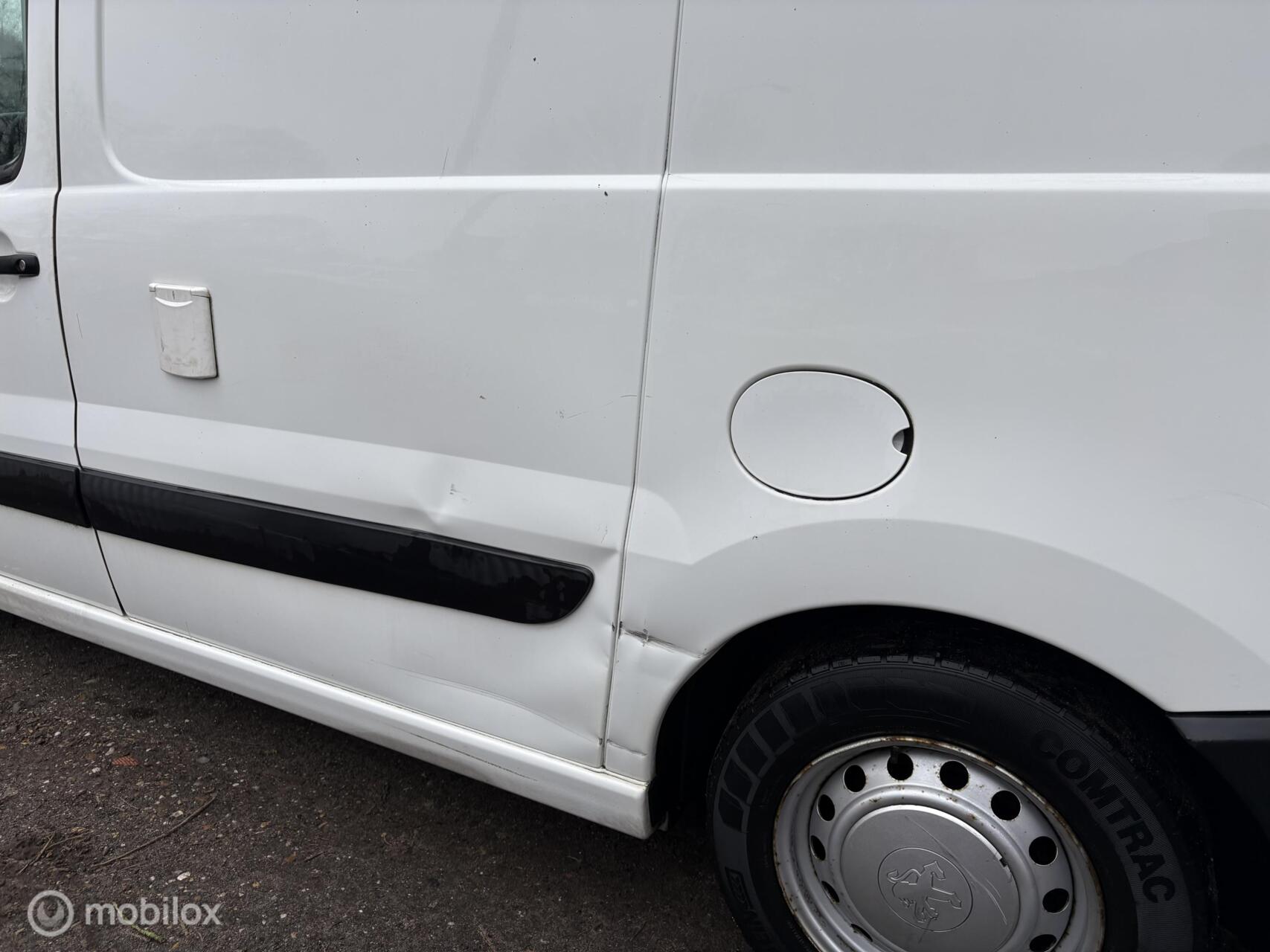 Foto van Peugeot Expert 227 1.6hdi 16v-90