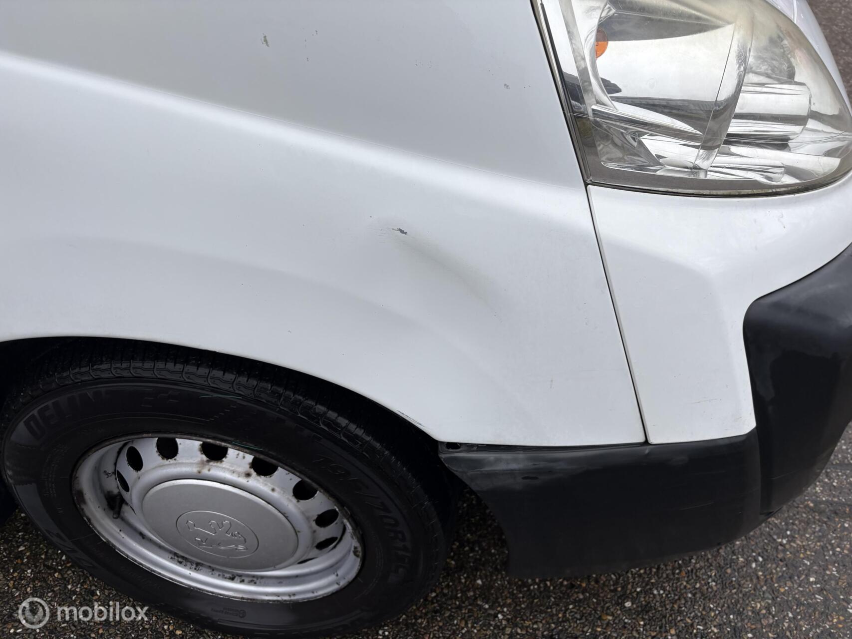 Foto van Peugeot Expert 227 1.6hdi 16v-90