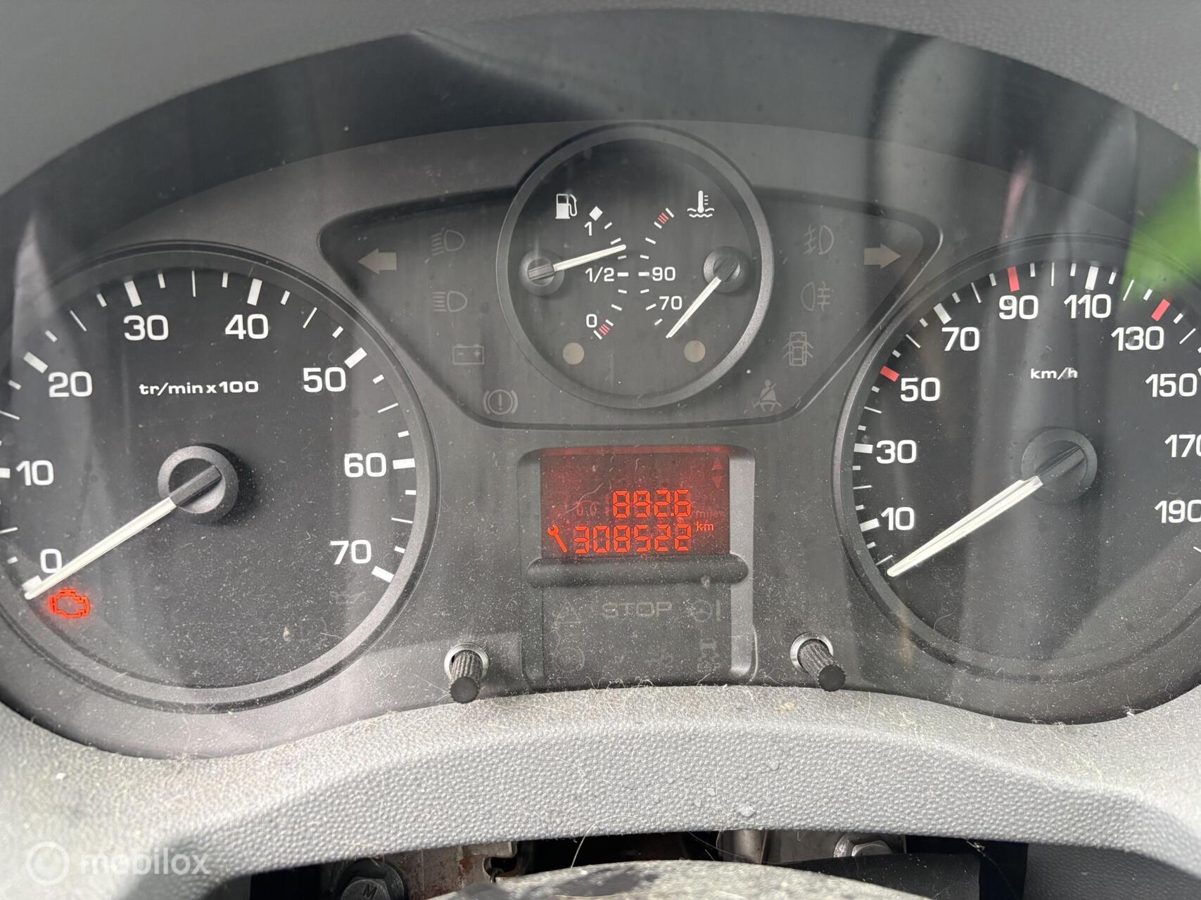 Foto van Peugeot Expert 227 1.6hdi 16v-90