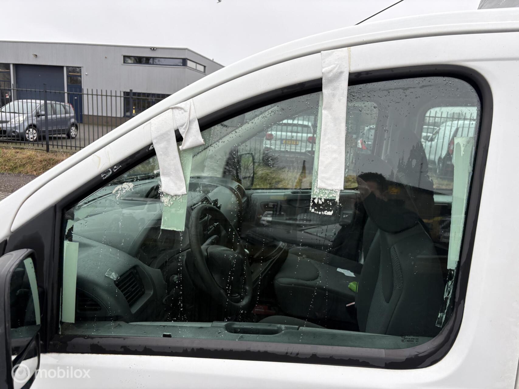 Foto van Peugeot Expert 227 1.6hdi 16v-90