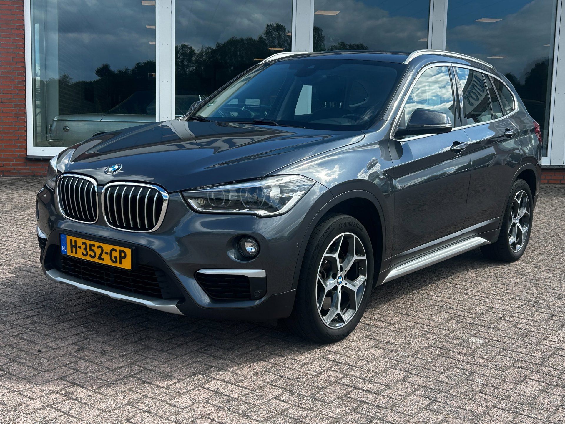Foto van BMW X1 Xdrive20i