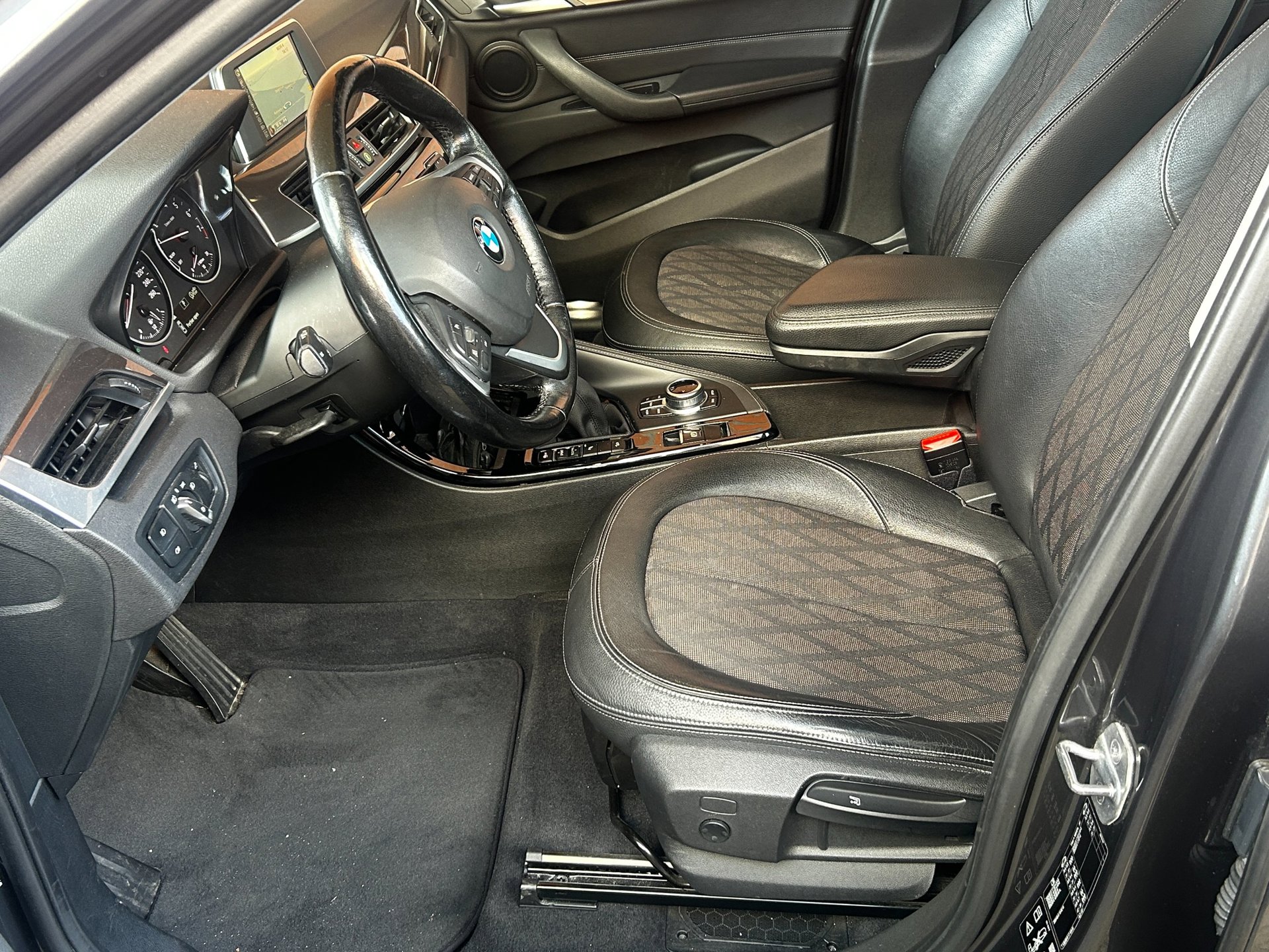 Foto van BMW X1 Xdrive20i