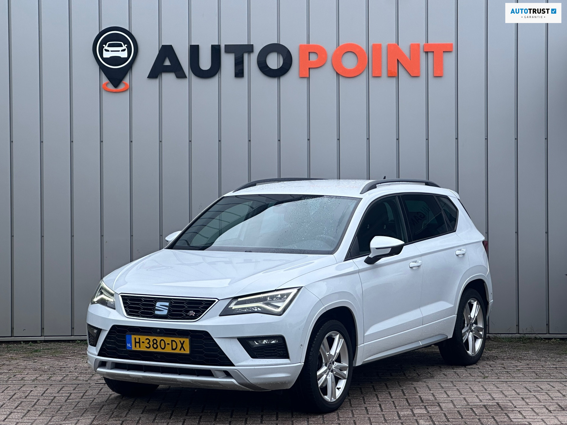 Seat Ateca 1.5 TSI FR Bus Intense ALCANTARA TREKHAAK DEALER OND EERSTE EIGENAAR 2020 - voorkant