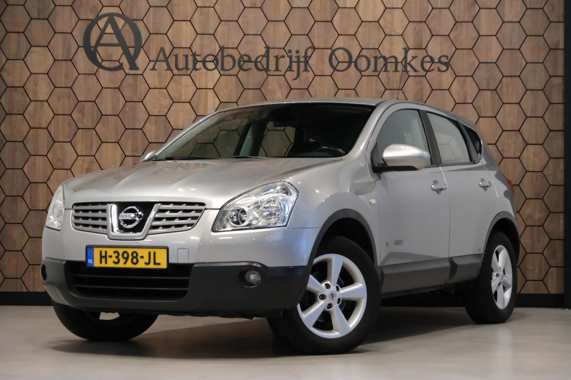 Nissan Nissan Qashqai 2.0 *Automaat* |Perfect Onderhouden| Trekhaak/ALL-Season Banden 2010 - voorkant
