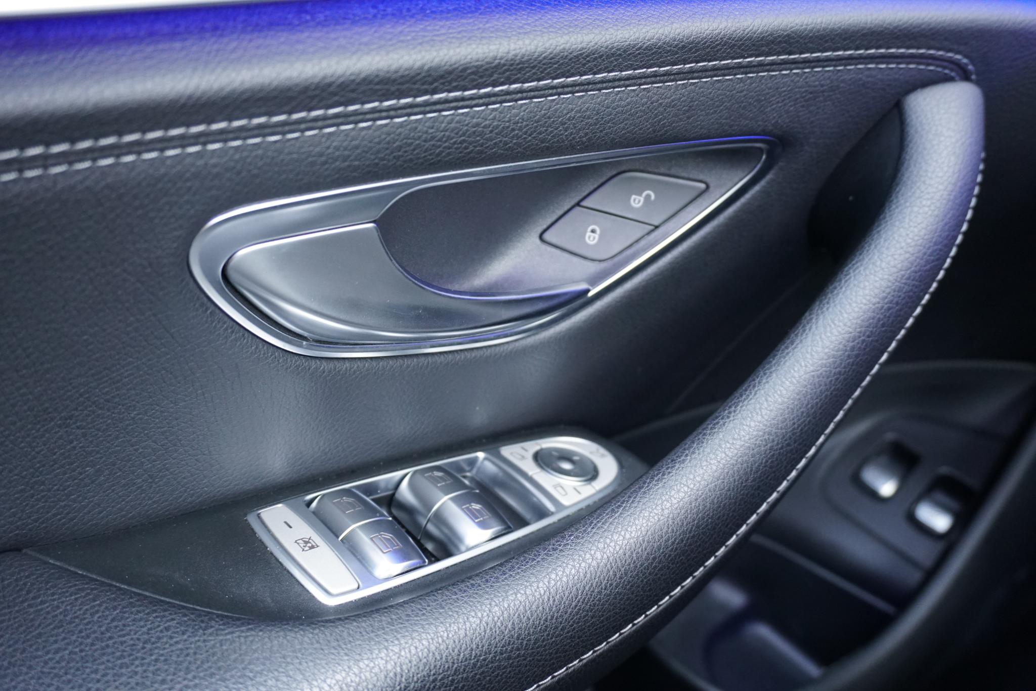 Foto van Mercedes-Benz E 400 D 4 Matic