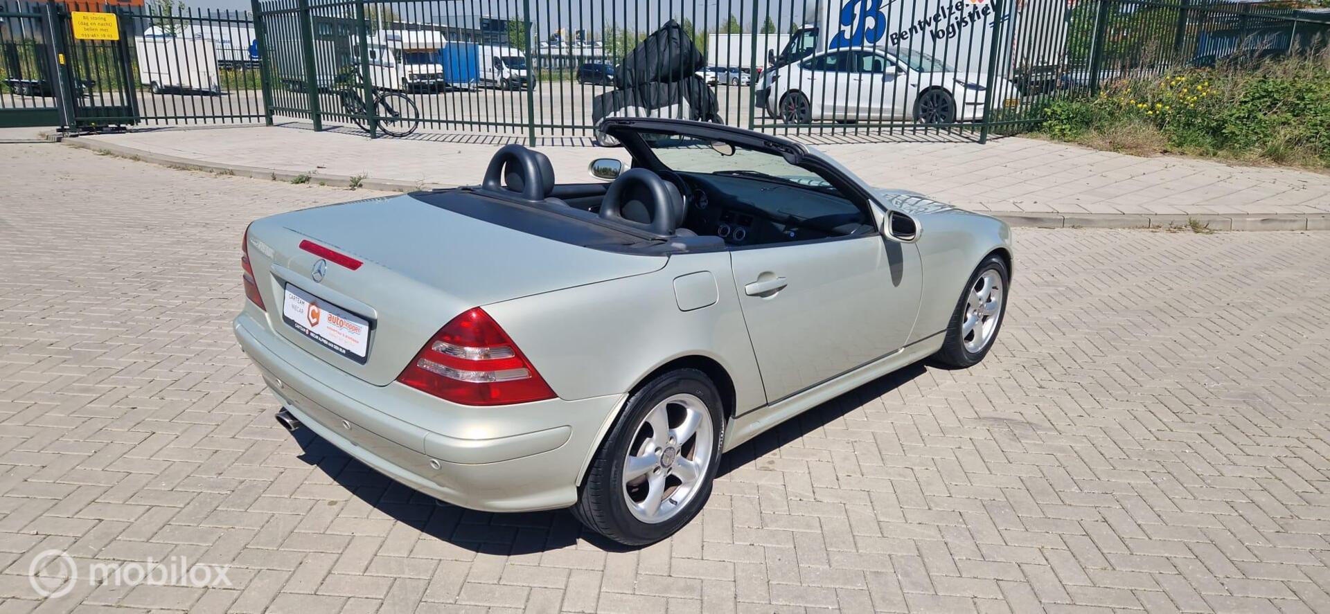 Foto van Mercedes-Benz SLK 200 Kompressor