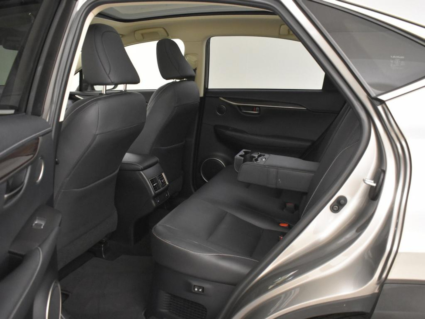 Foto van Lexus Lexus Nx300h