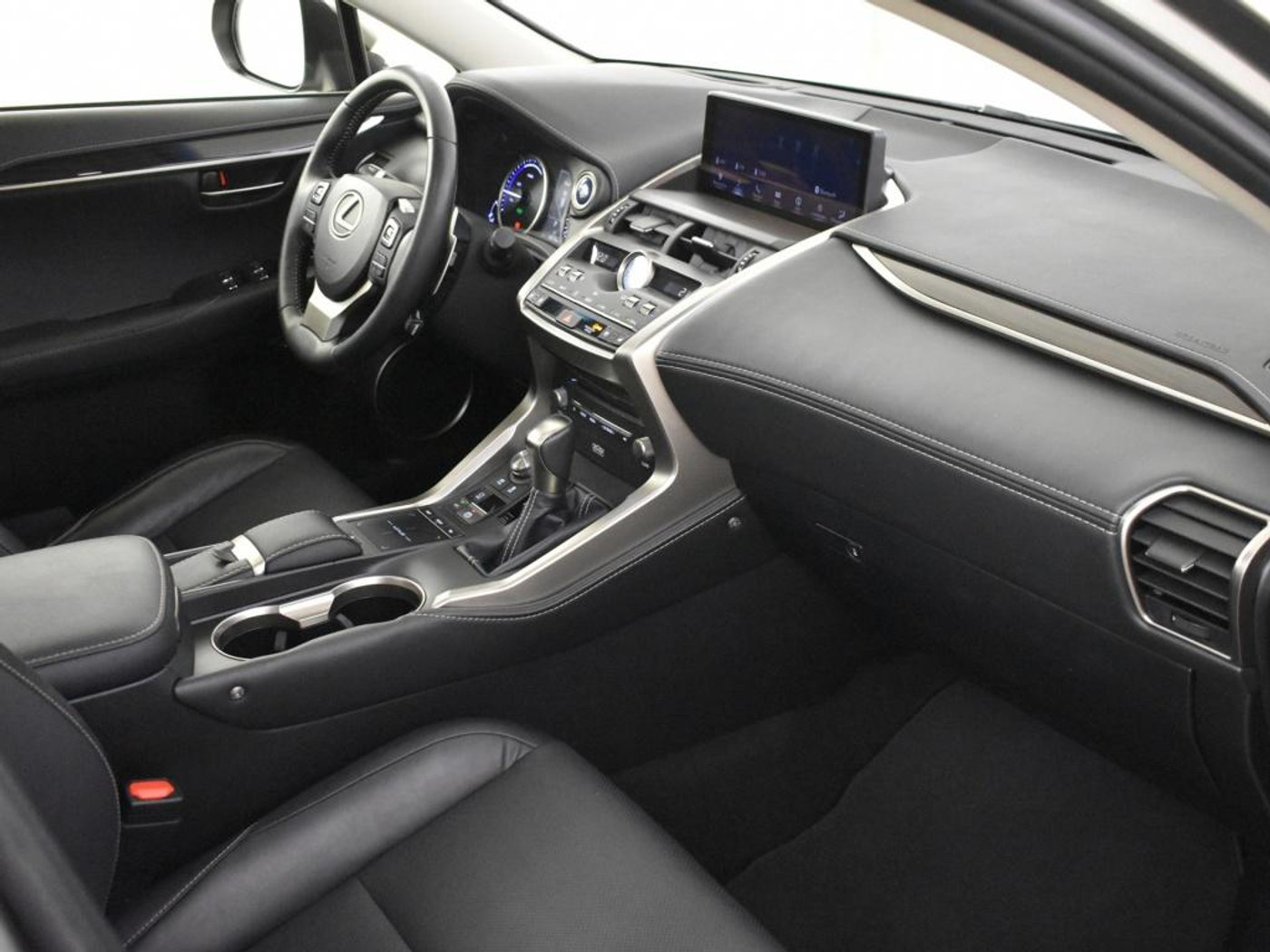 Foto van Lexus Lexus Nx300h
