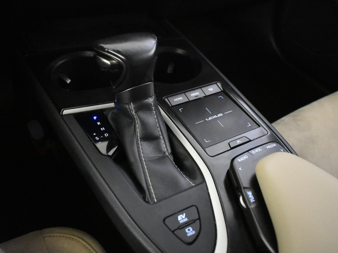 Foto van Lexus Lexus Ux250h
