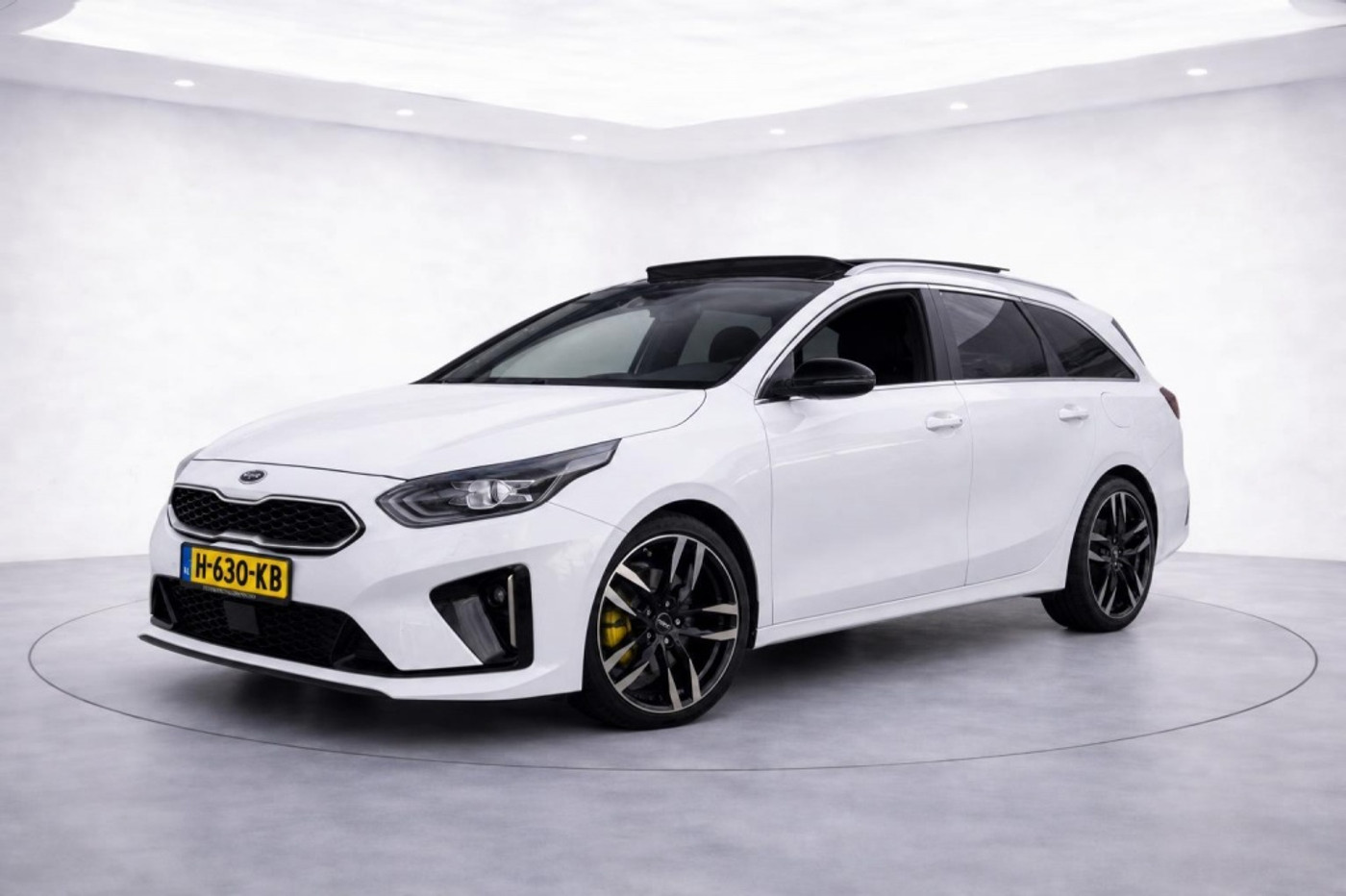 Kia Ceed 1.4 T-GDI | GT-Line | AUTOMAAT | PANO | HARMAN KARDON | TREKHAAK 2020 - voorkant