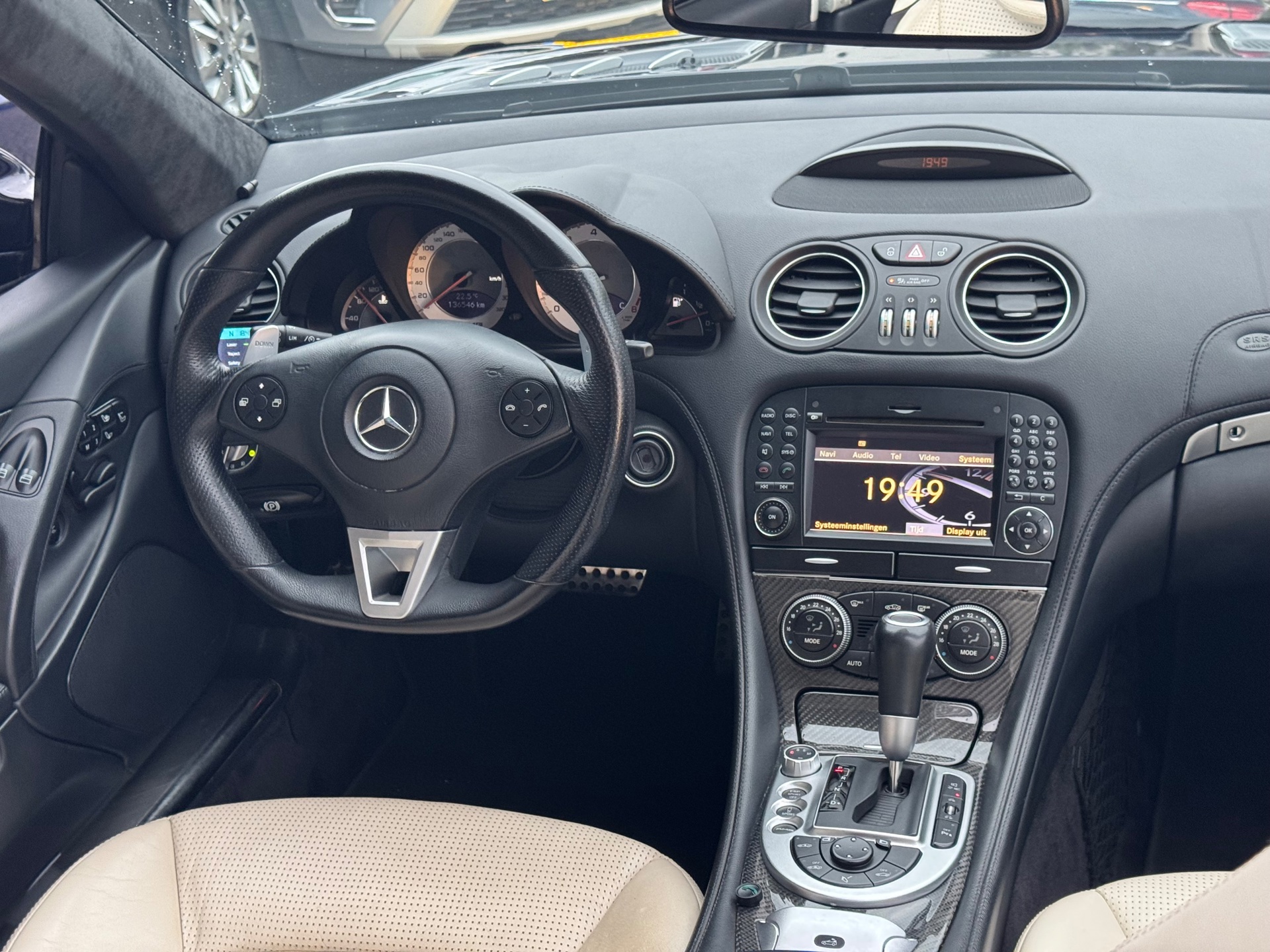Foto van Mercedes-Benz SL 63 AMG