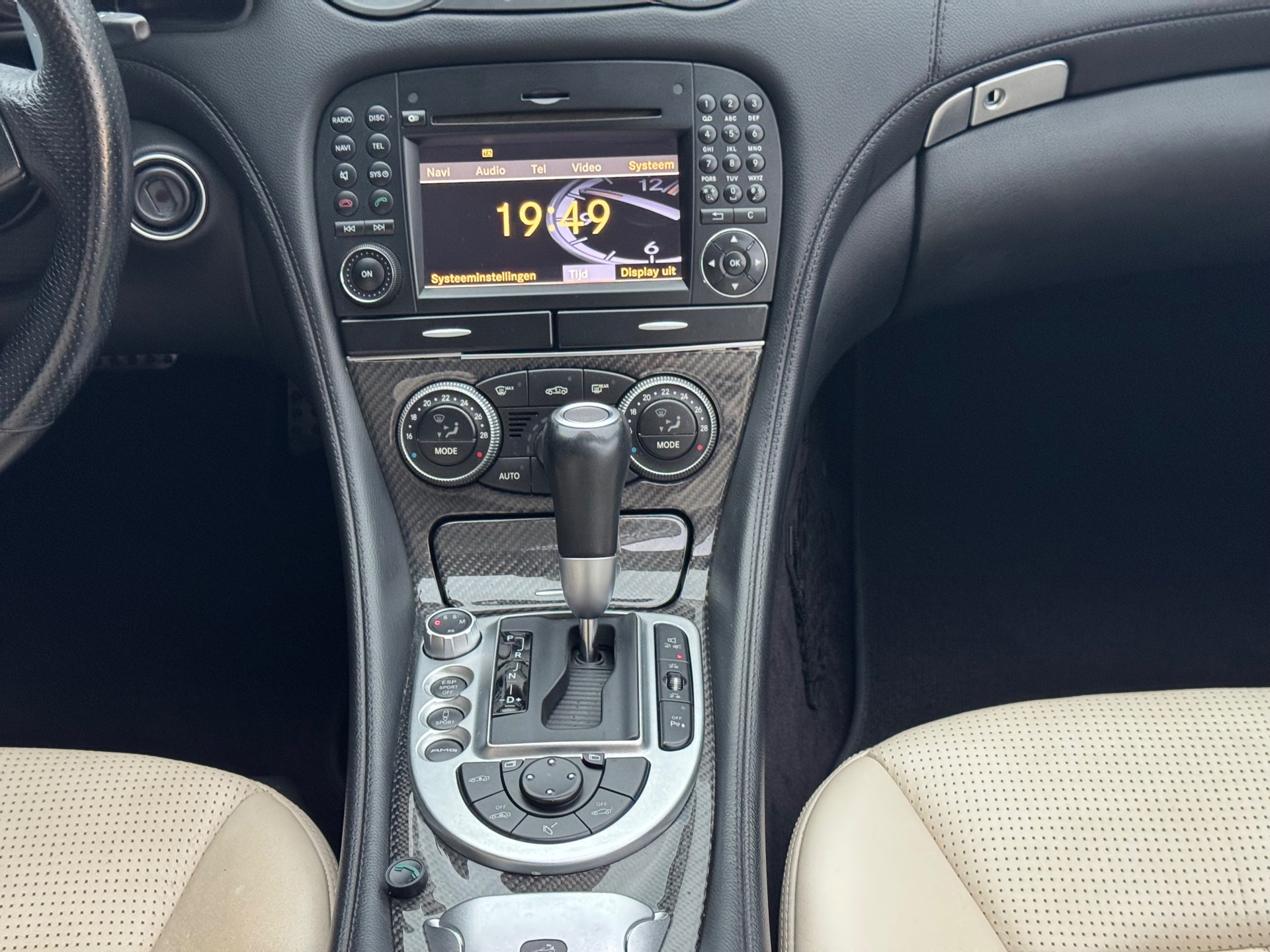 Foto van Mercedes-Benz SL 63 AMG