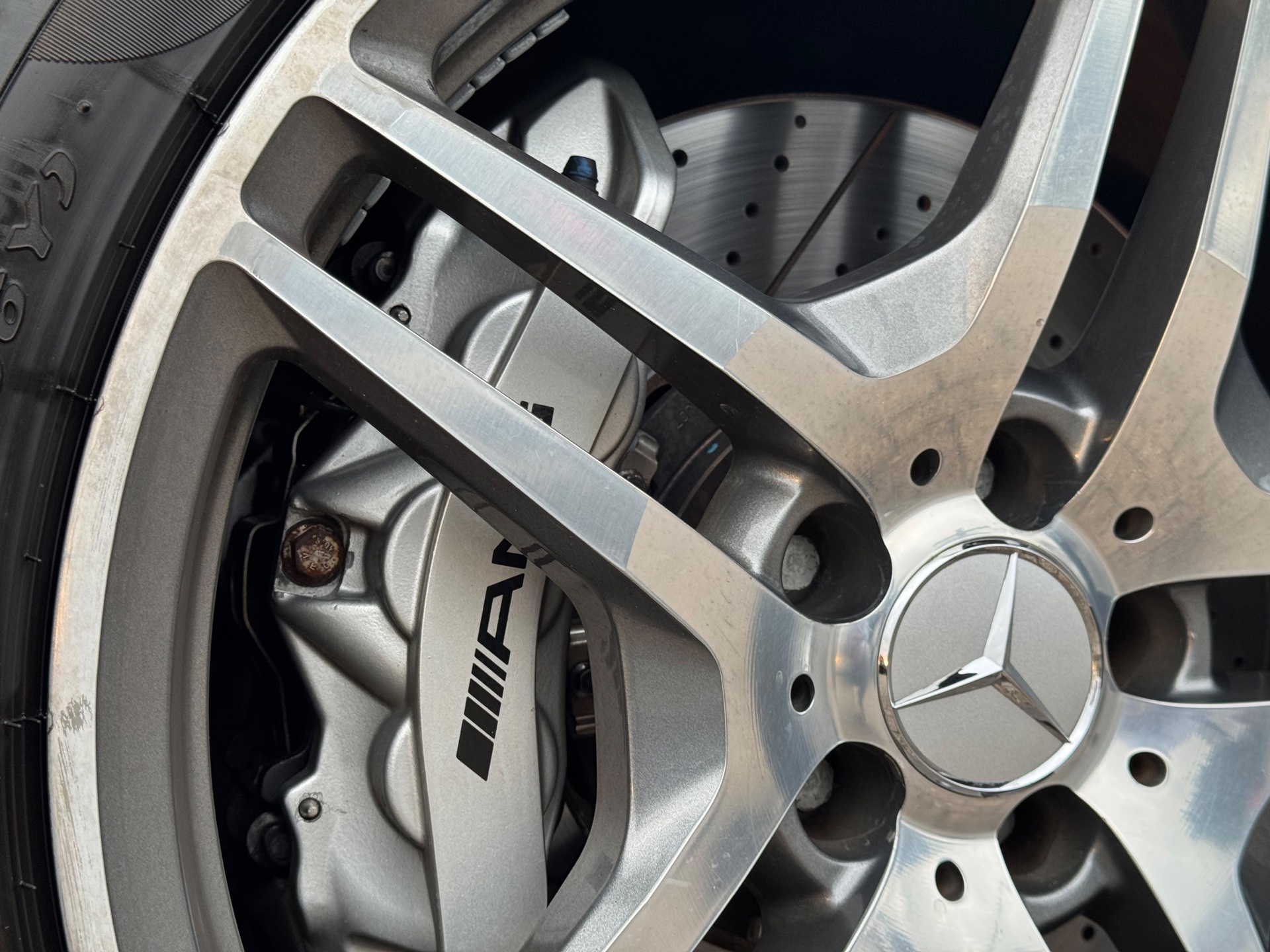 Foto van Mercedes-Benz SL 63 AMG