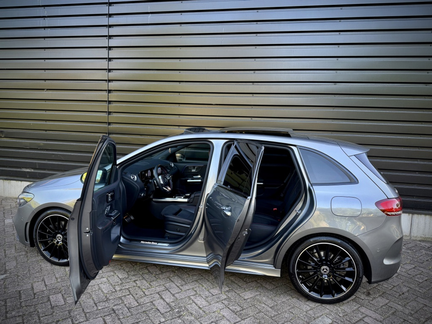 Foto van Mercedes-Benz B 220