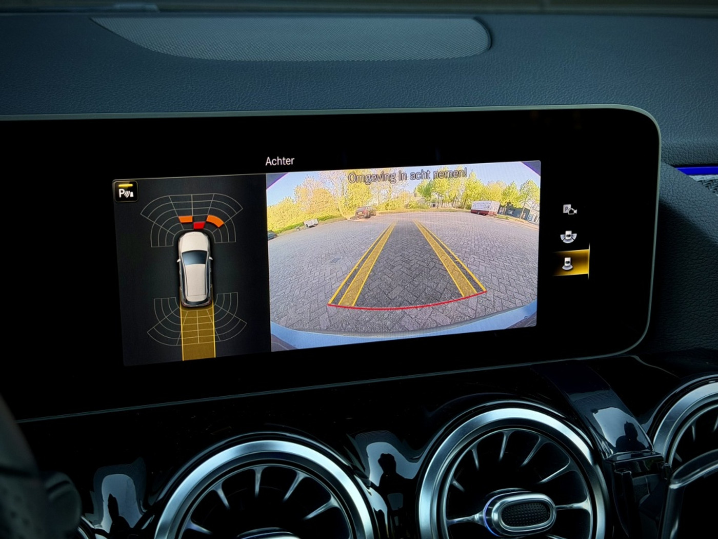 Foto van Mercedes-Benz B 220