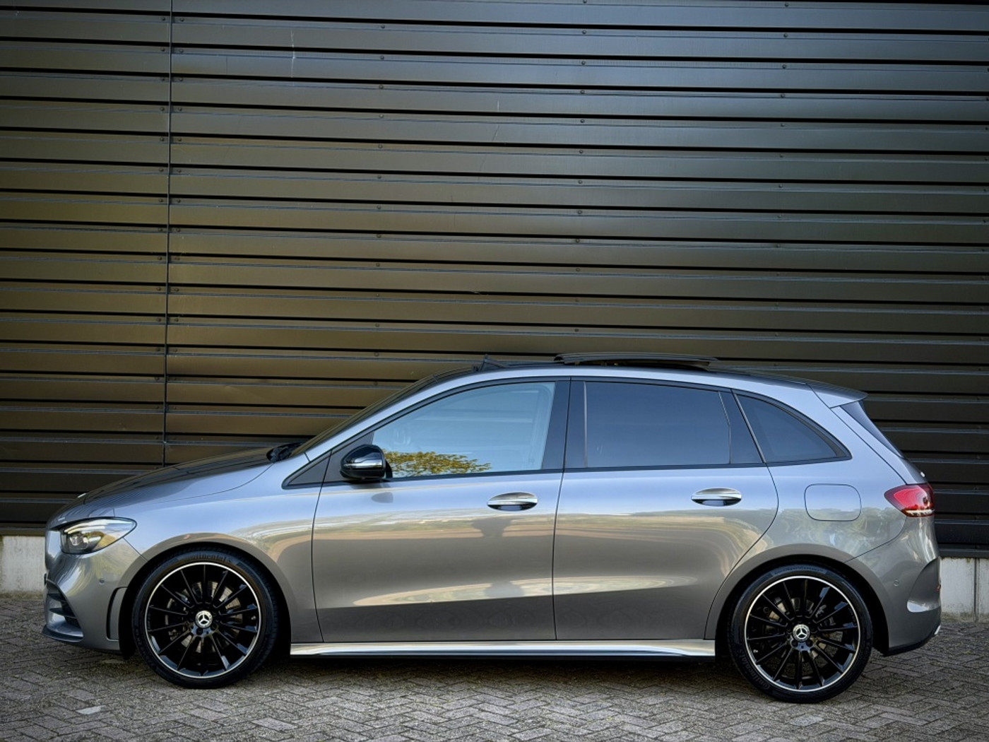 Foto van Mercedes-Benz B 220