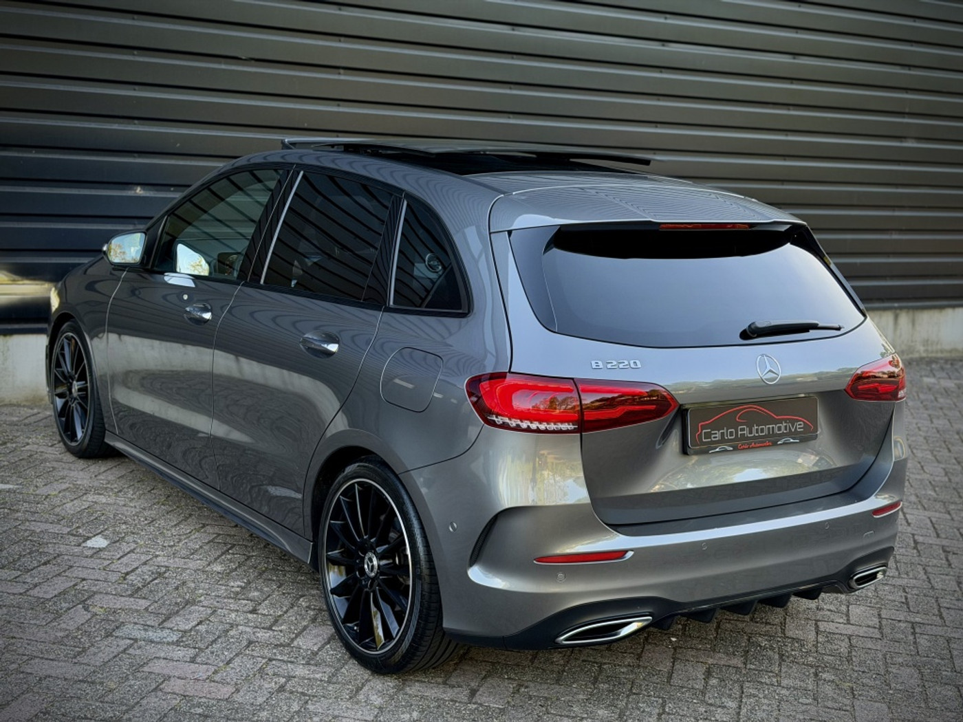 Foto van Mercedes-Benz B 220
