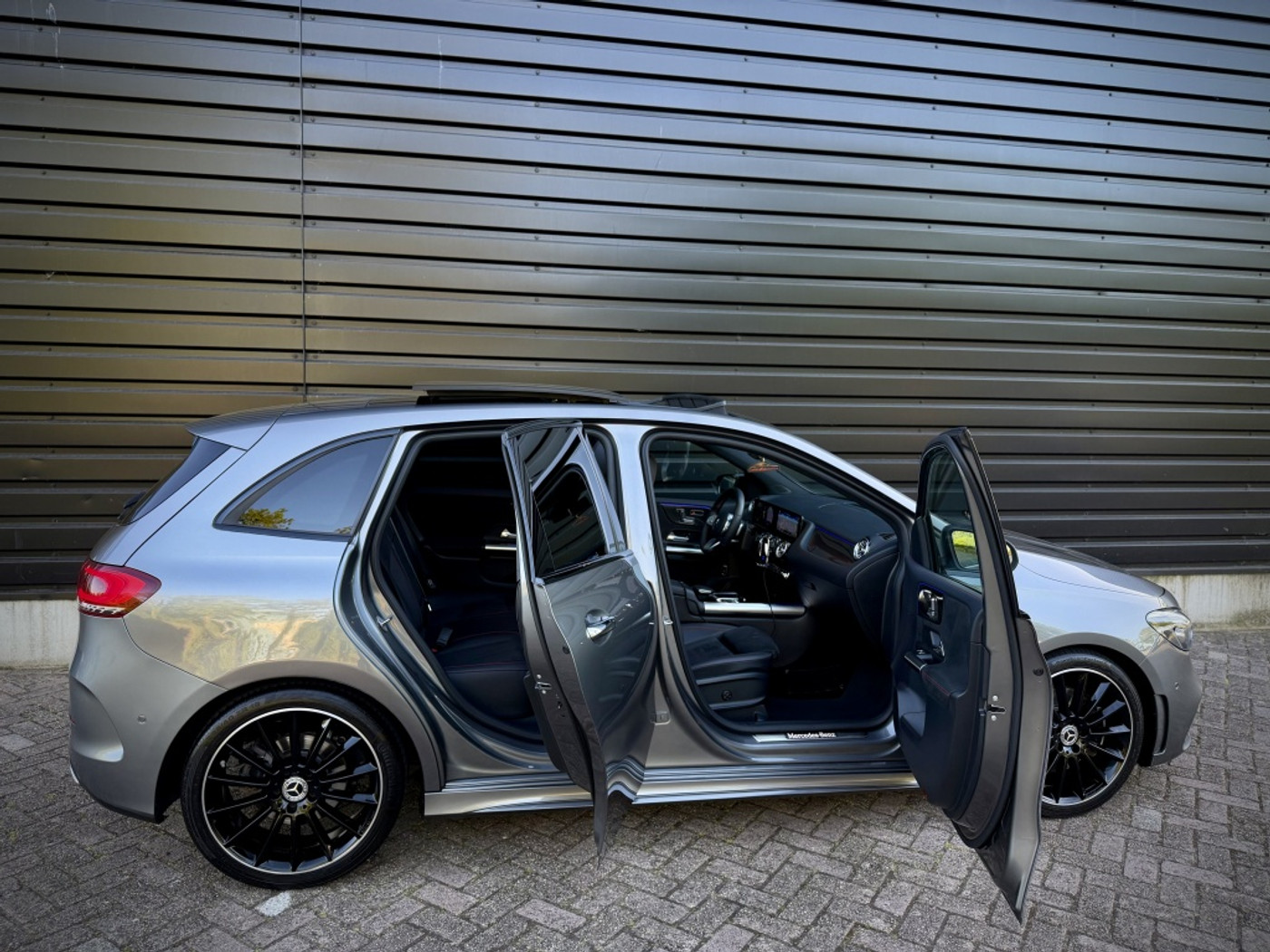 Foto van Mercedes-Benz B 220