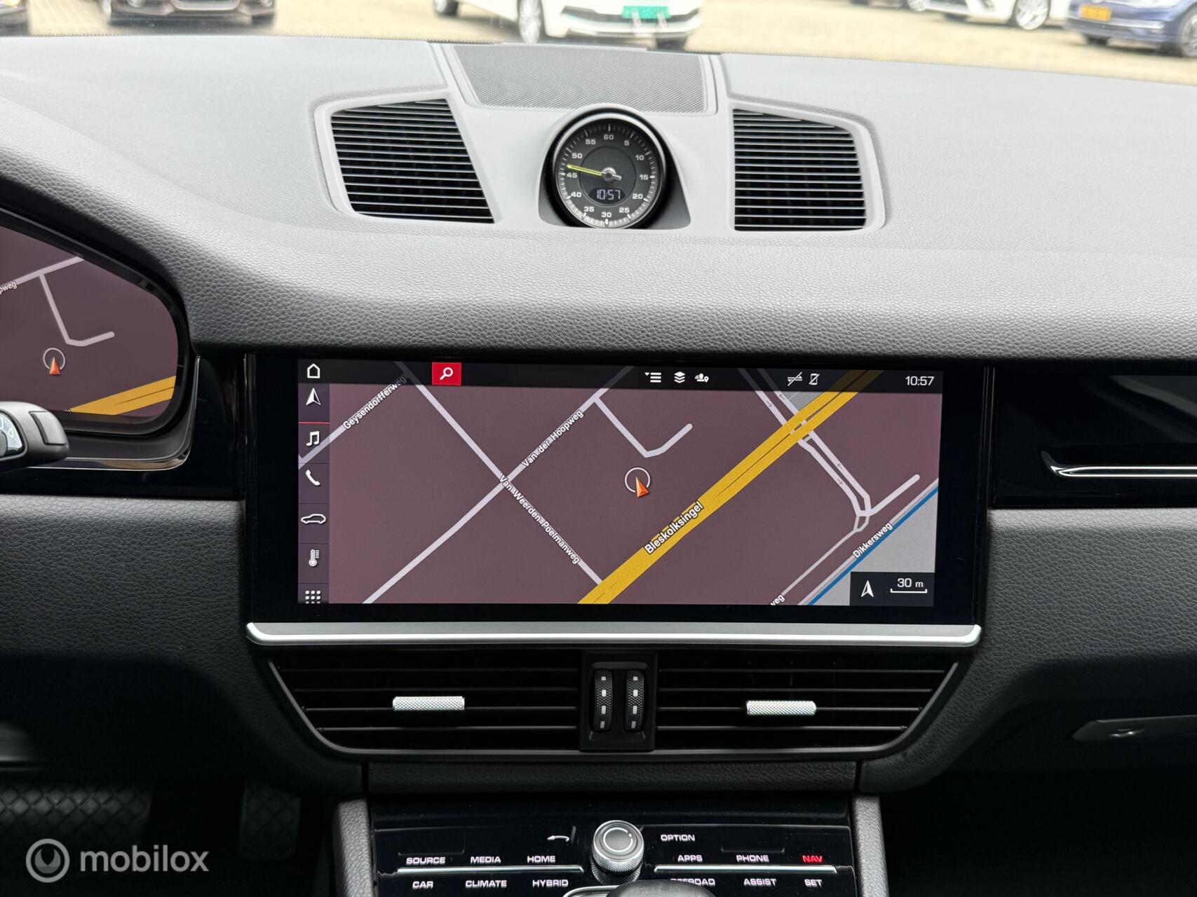Foto van Porsche Cayenne E-hybrid