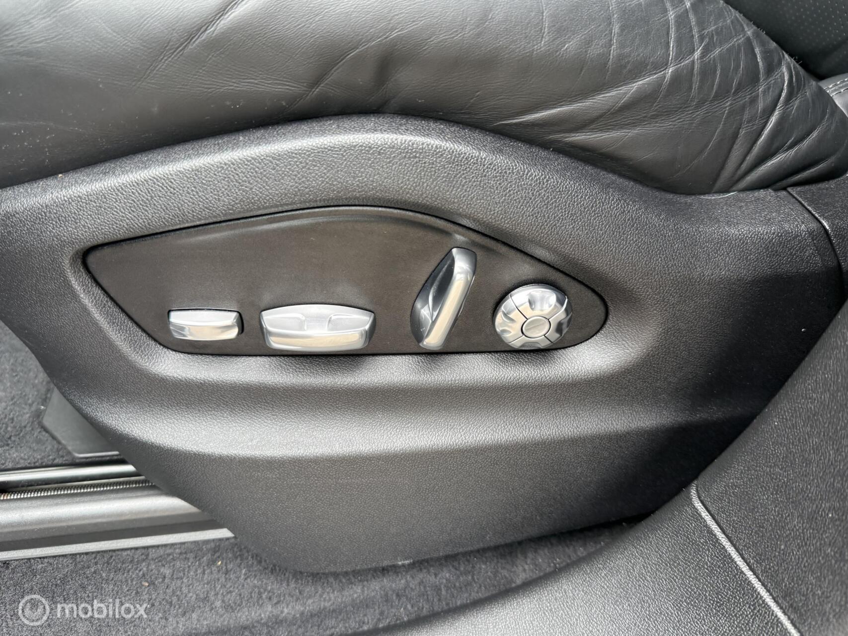 Foto van Porsche Cayenne E-hybrid