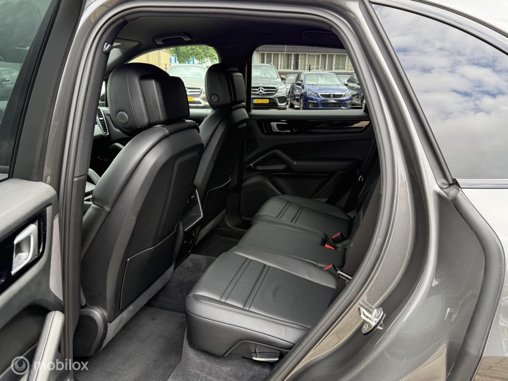 Foto van Porsche Cayenne E-hybrid