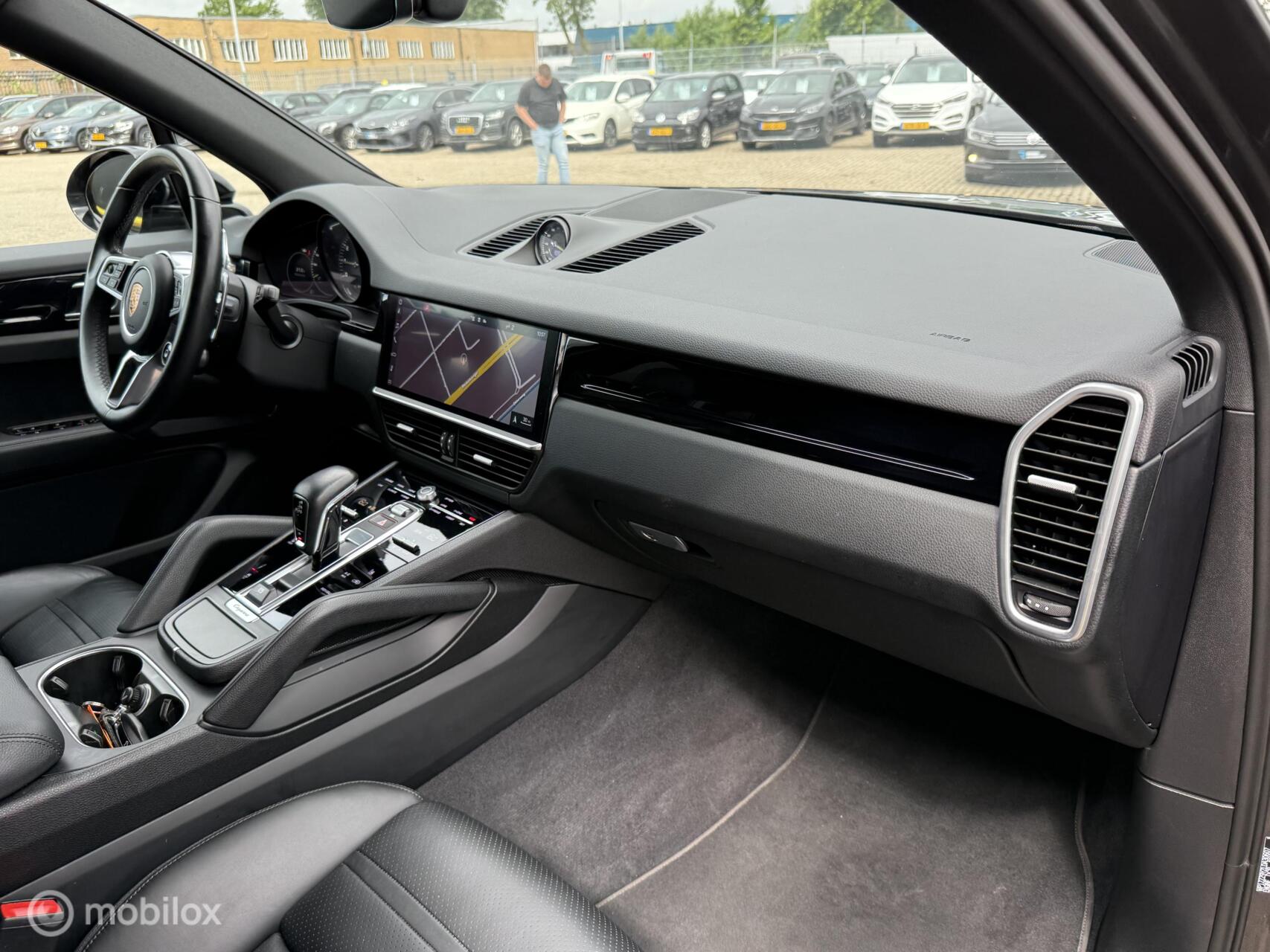 Foto van Porsche Cayenne E-hybrid