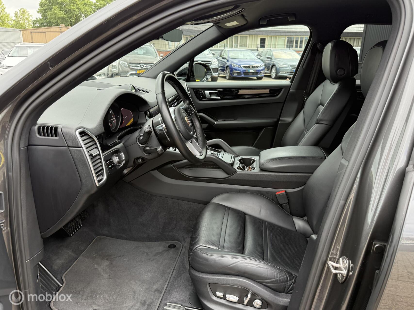 Foto van Porsche Cayenne E-hybrid