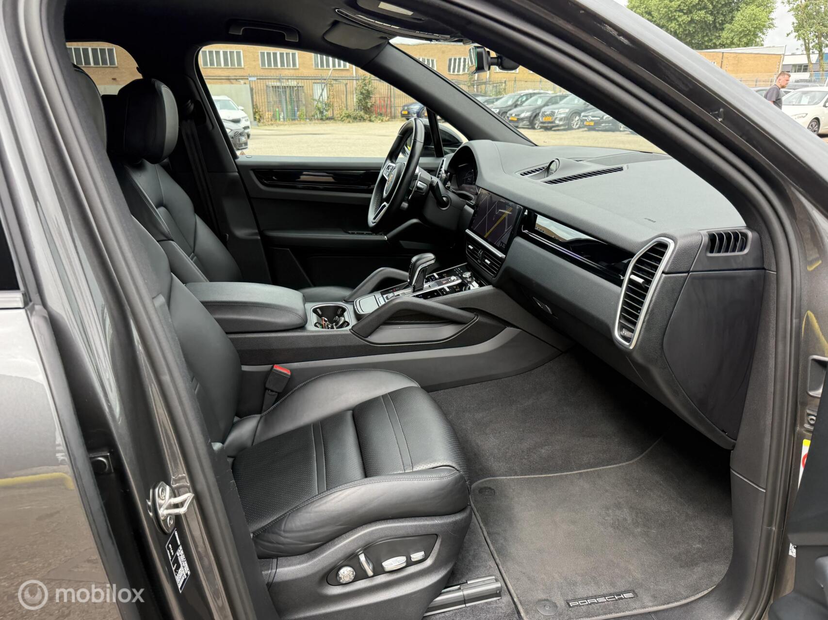 Foto van Porsche Cayenne E-hybrid