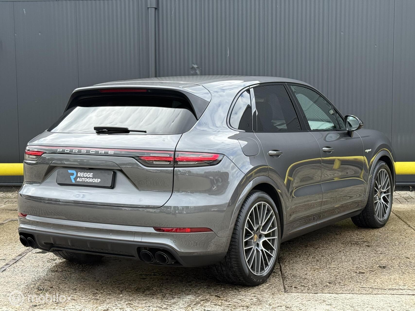 Foto van Porsche Cayenne E-hybrid