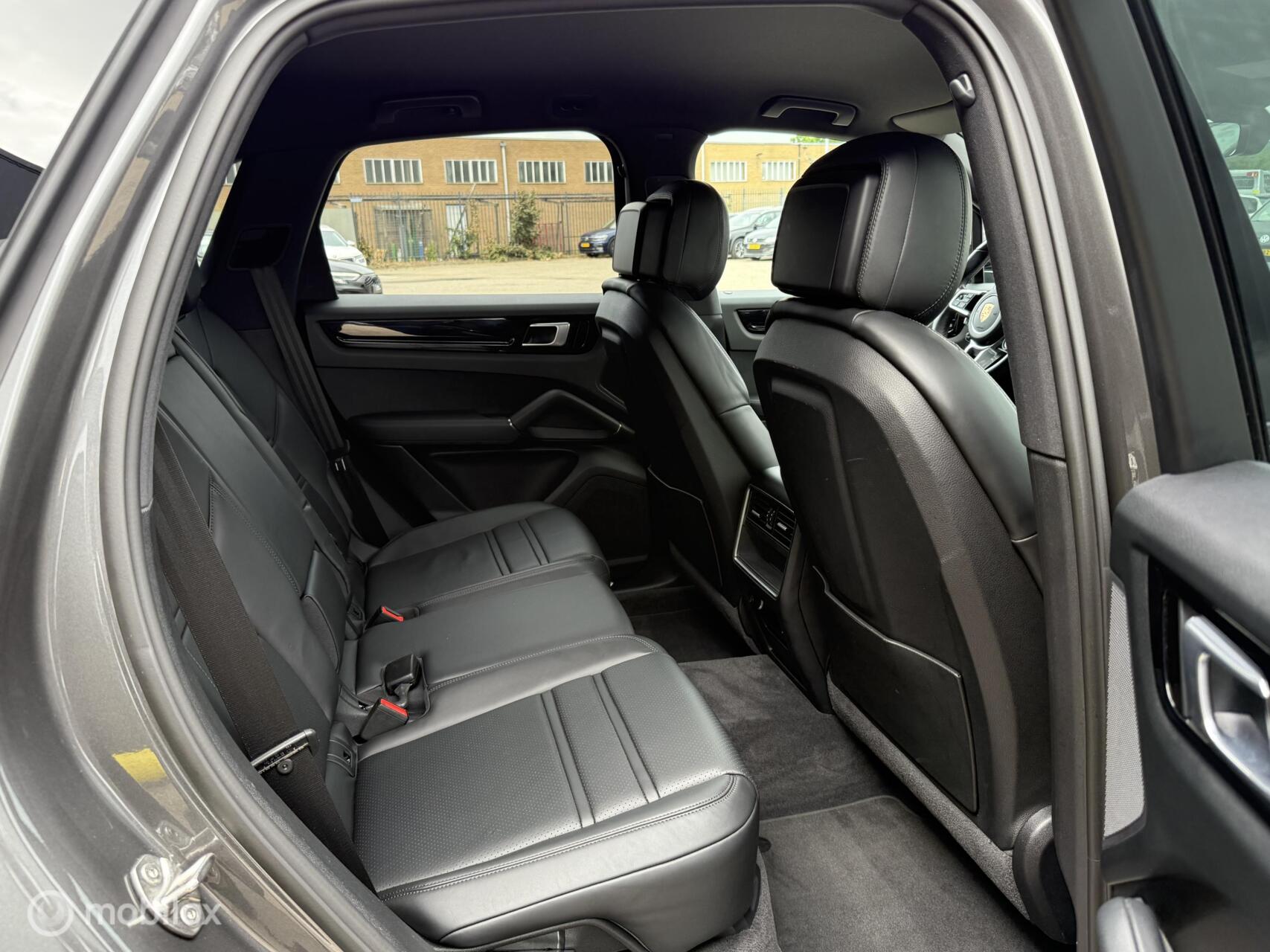 Foto van Porsche Cayenne E-hybrid