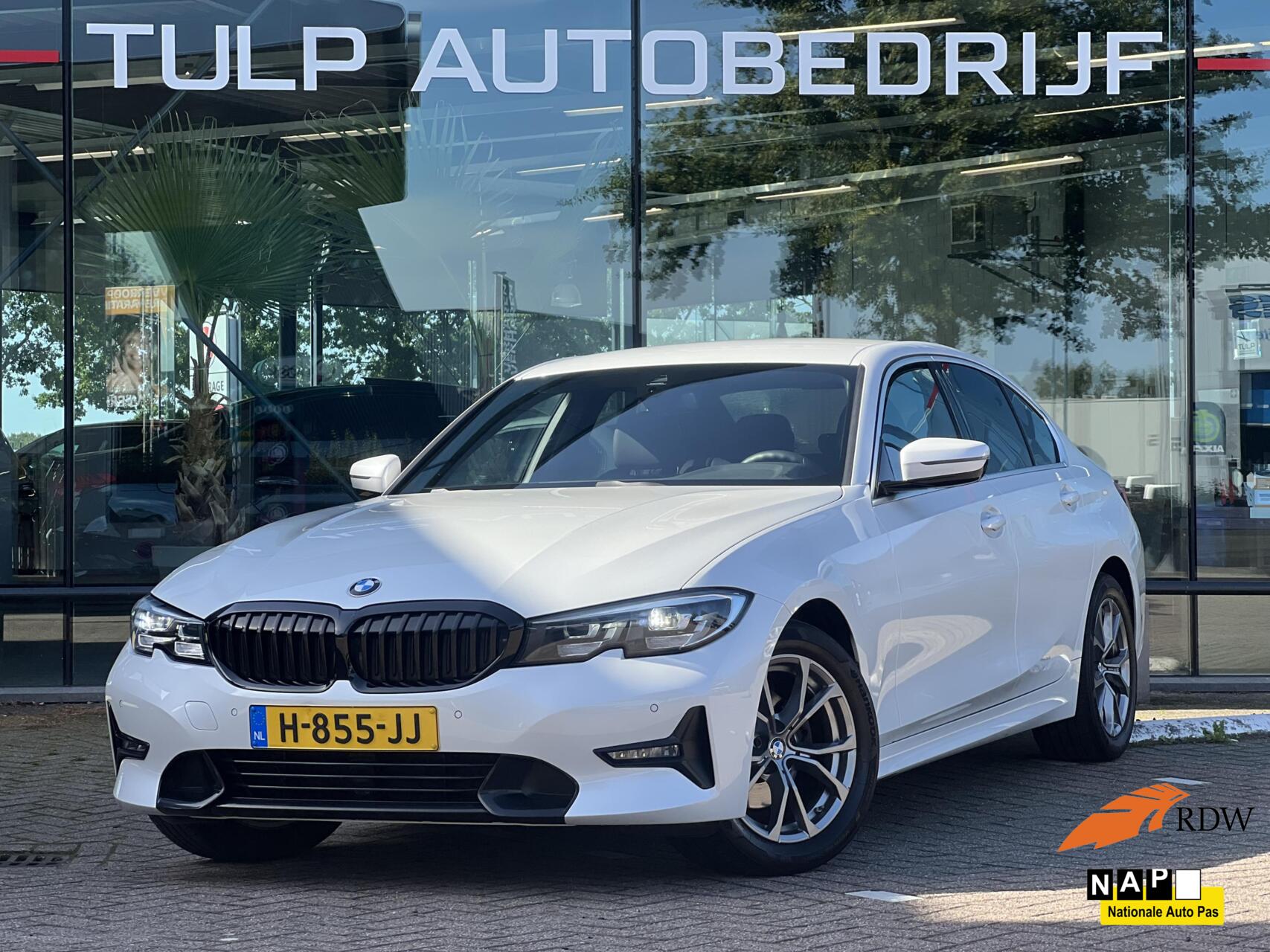 BMW 320i 320i Executive Edition Sportline Trekhaak NL NAP 2020 - voorkant