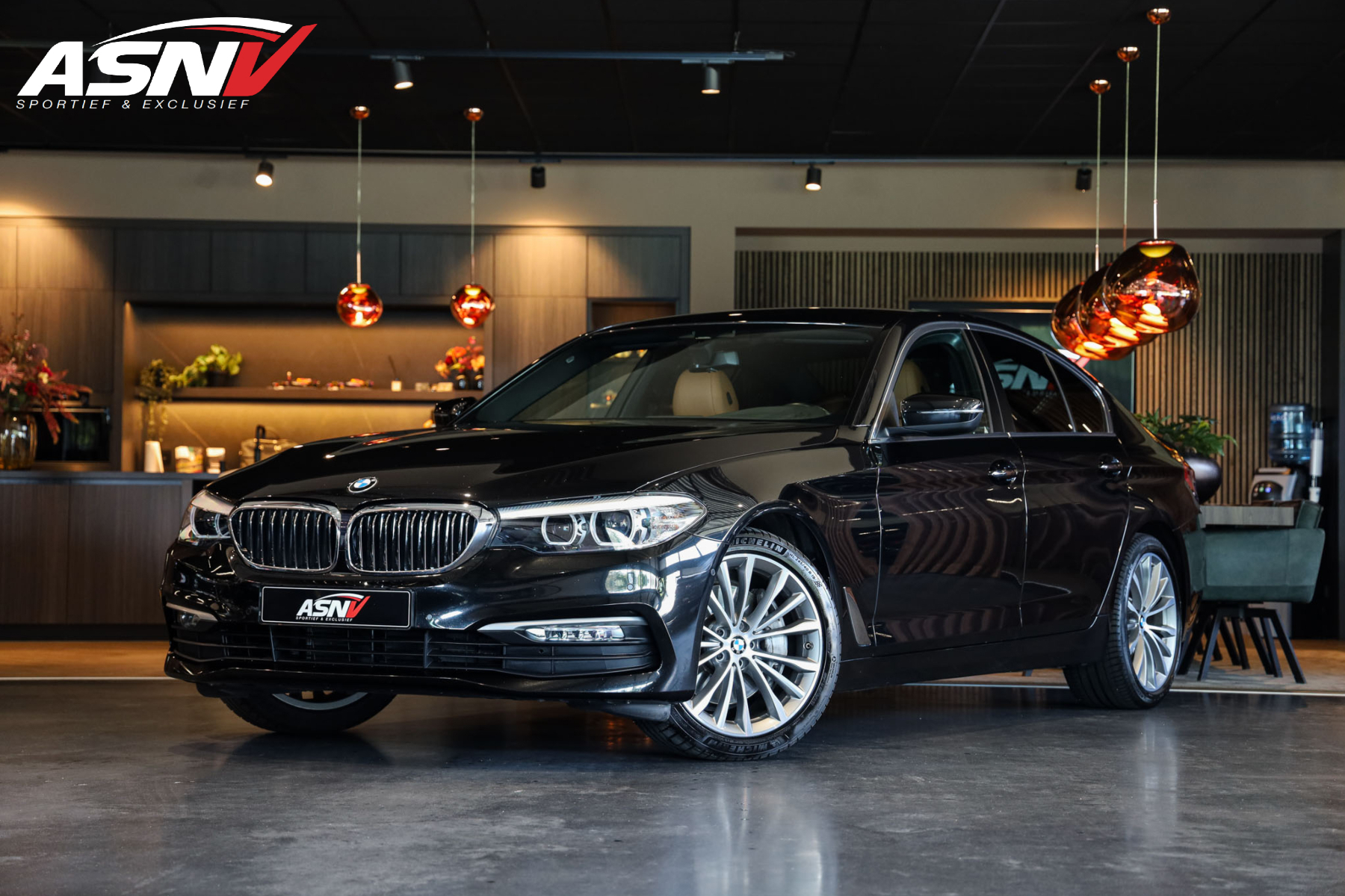 BMW 540i 540i High Executive, 340 PK, Sportstoelen, HiFi/Luidspreker, Navigatie, Stoelverwarming voor/achter, 84DKM!! 2018 - voorkant