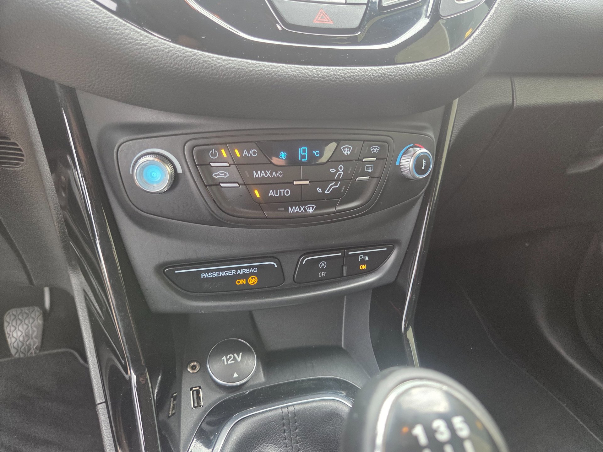 Foto van Ford B-max