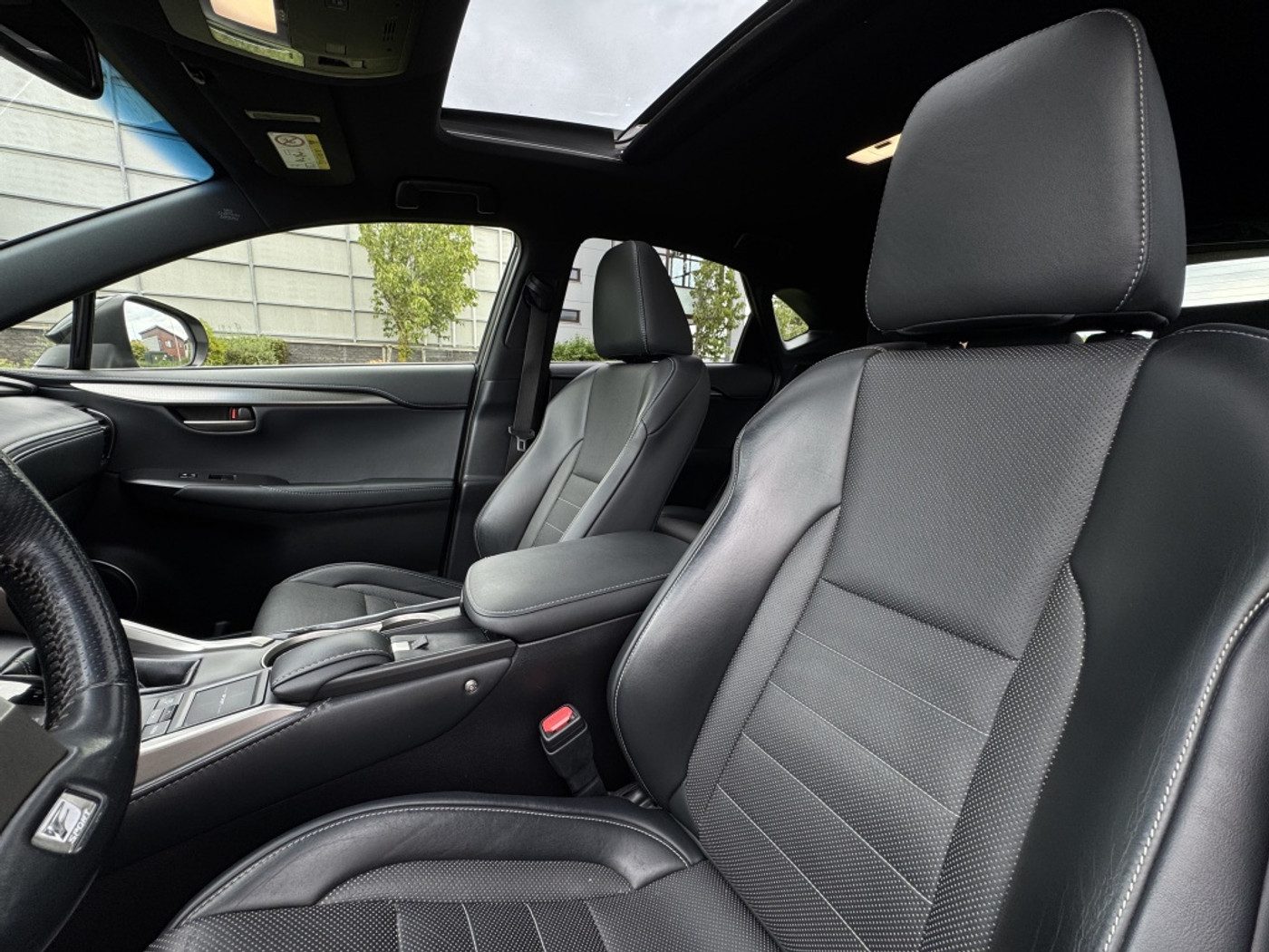 Foto van Lexus Lexus Nx300h